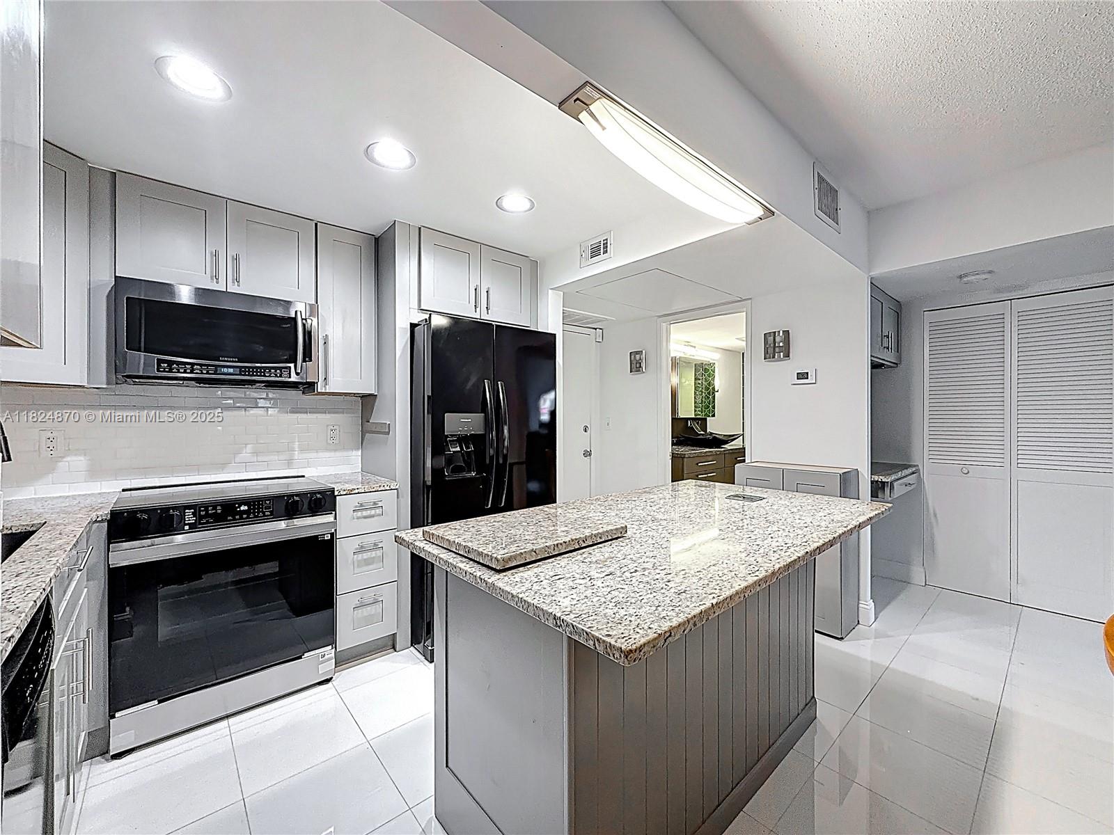 101 E Mcnab Rd 311