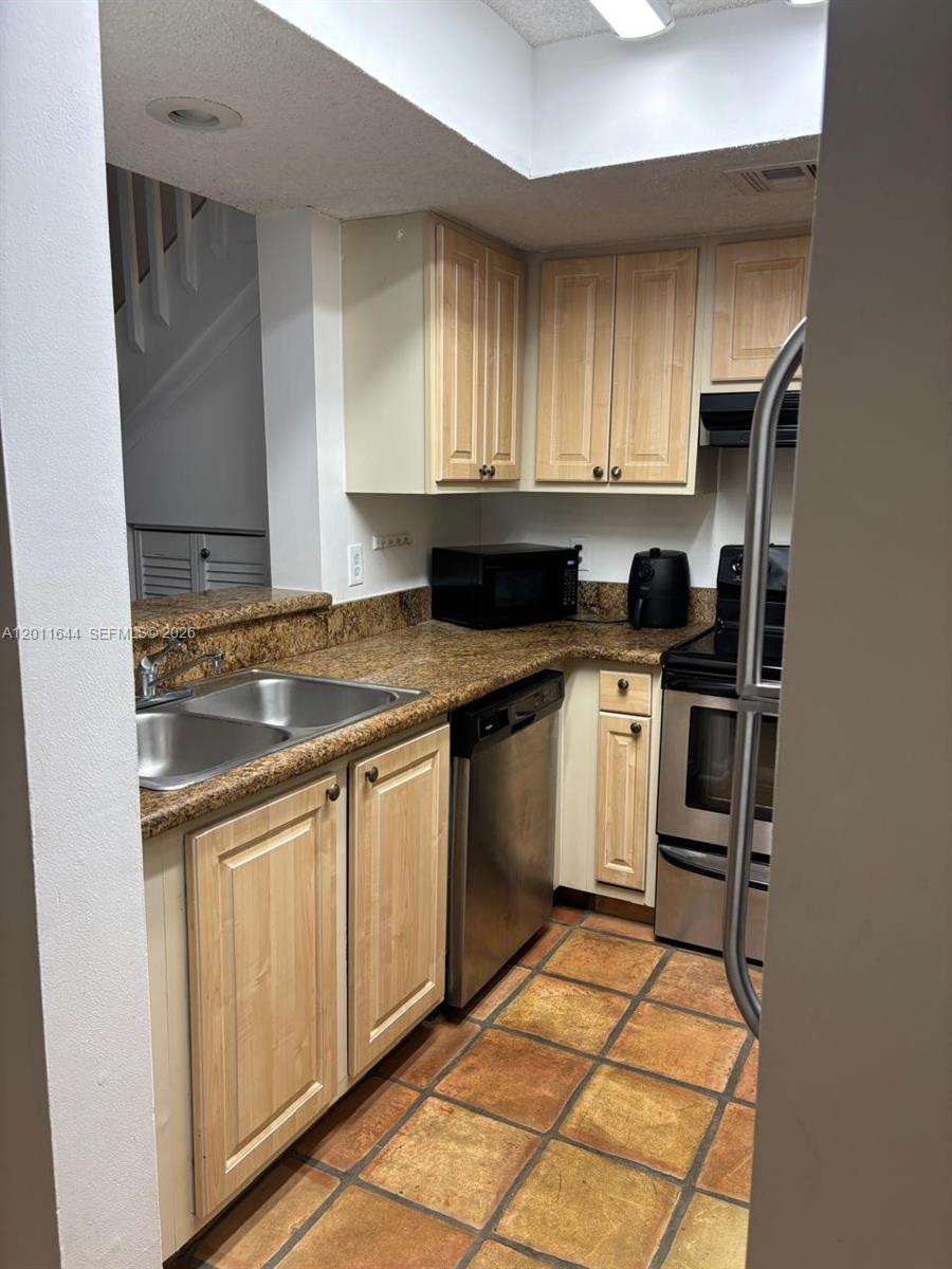 ROCK ISLAND LAND CORP - Residential