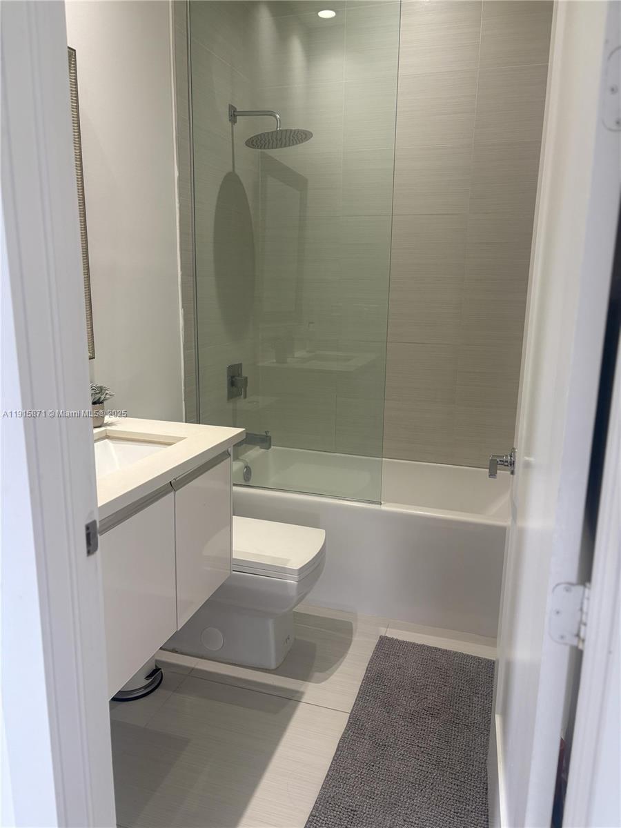 LANDMARK AT DORAL CONDO - Residential