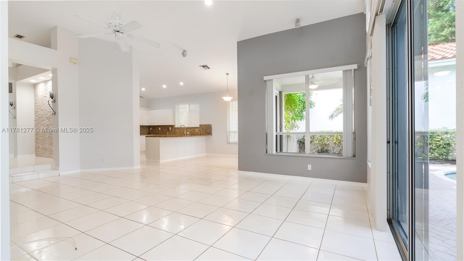 1061 E Bel Aire Dr E 1061