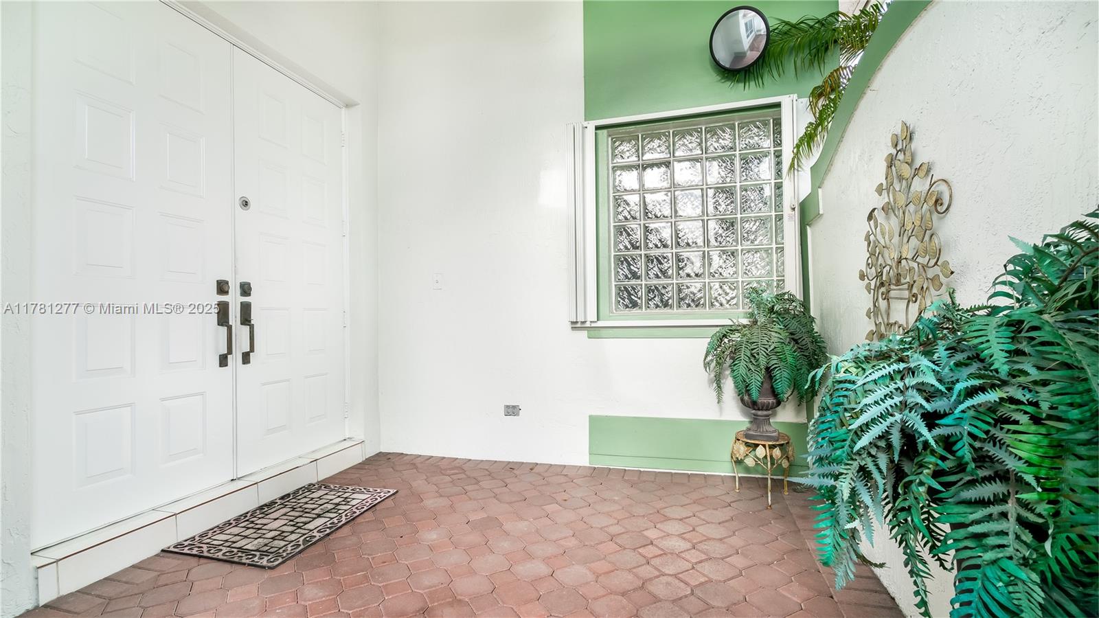 1061 E Bel Aire Dr E 1061