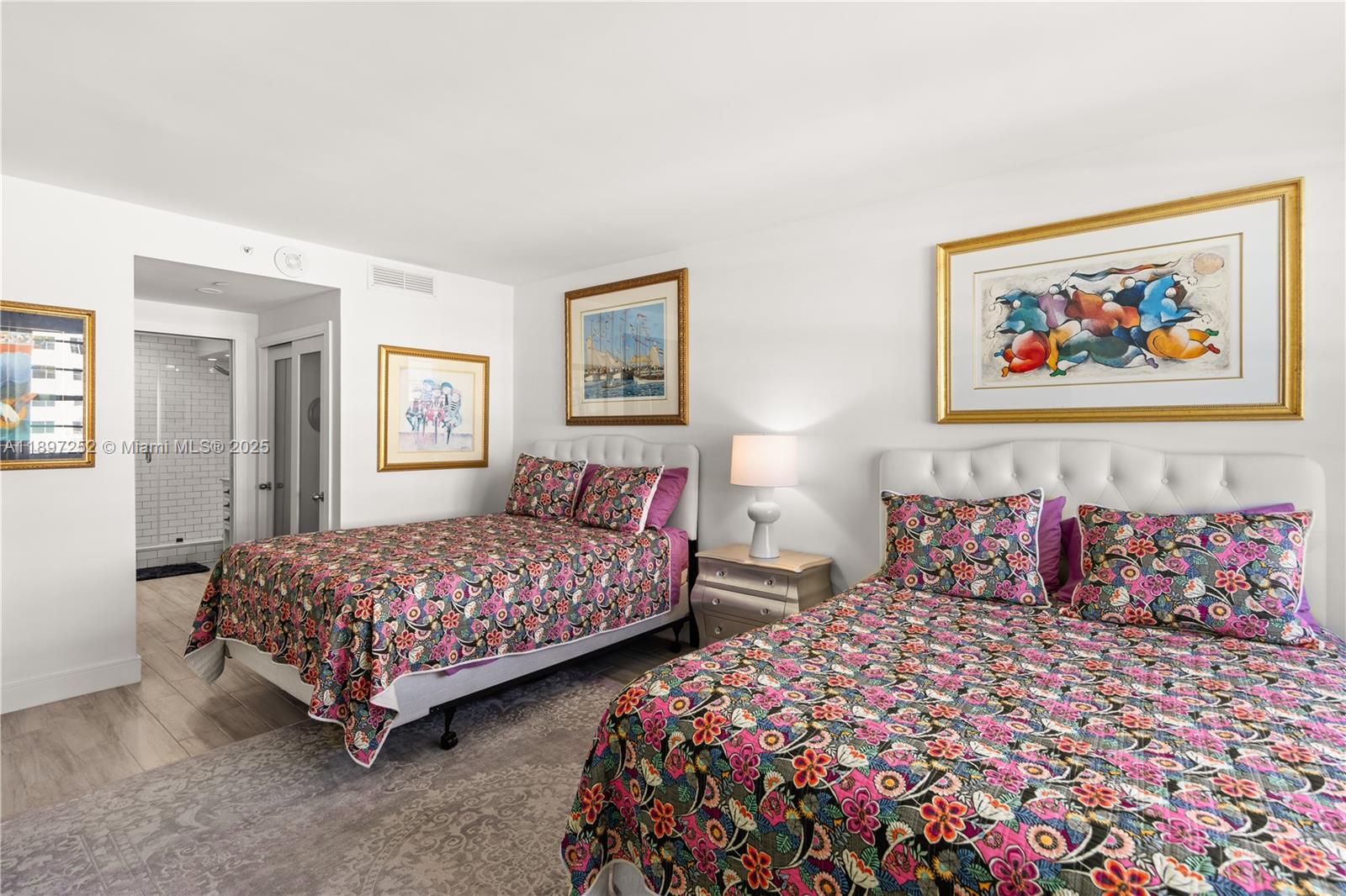 THE DECOPLAGE CONDO - Residential