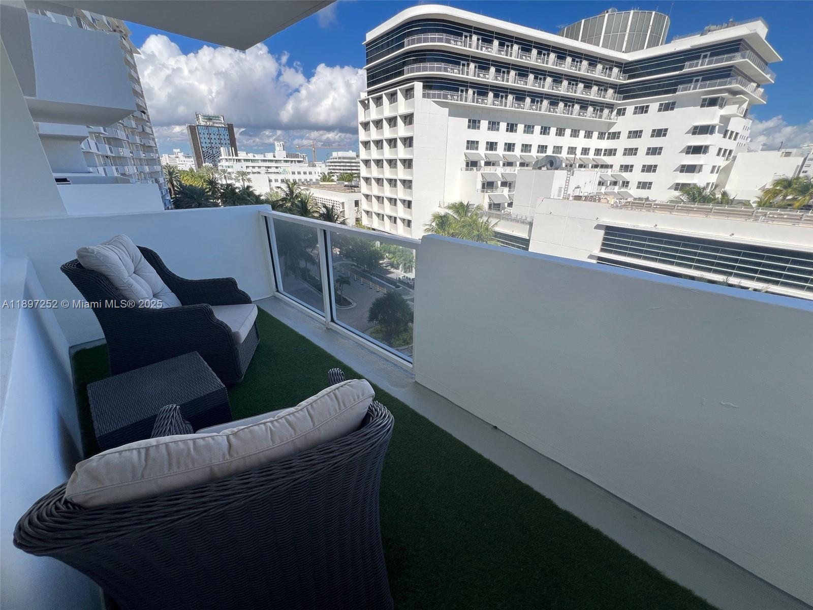 THE DECOPLAGE CONDO - Residential