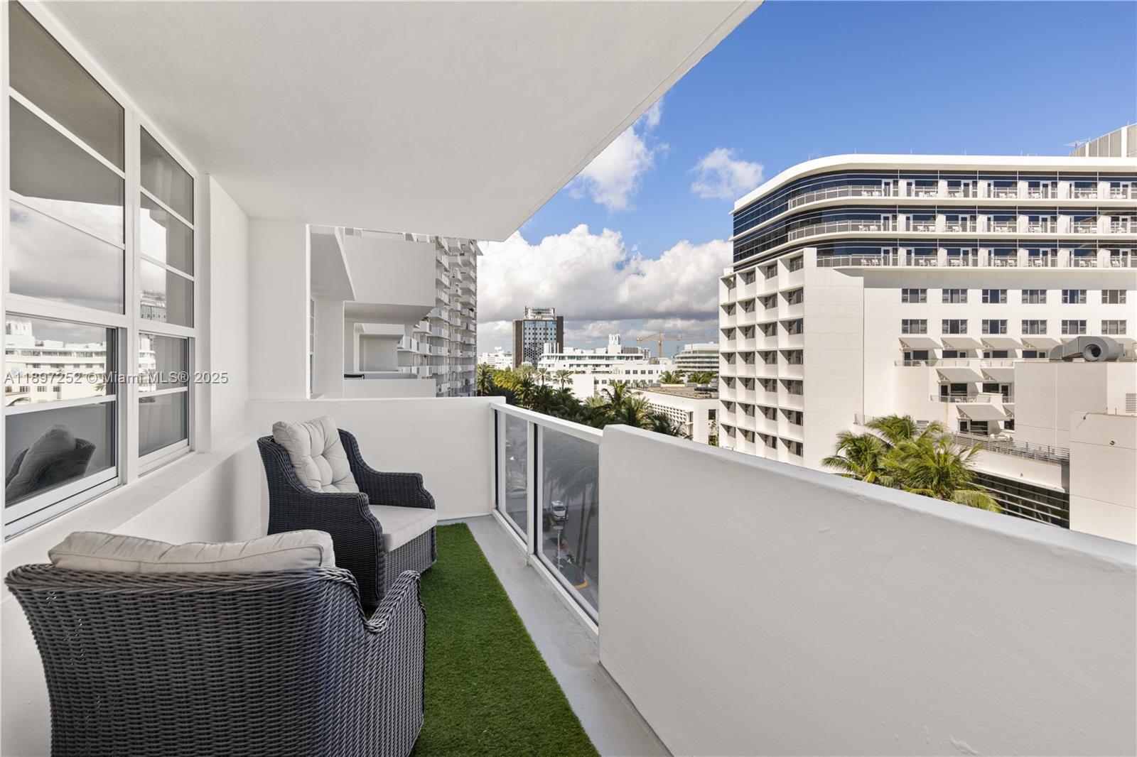 THE DECOPLAGE CONDO - Residential