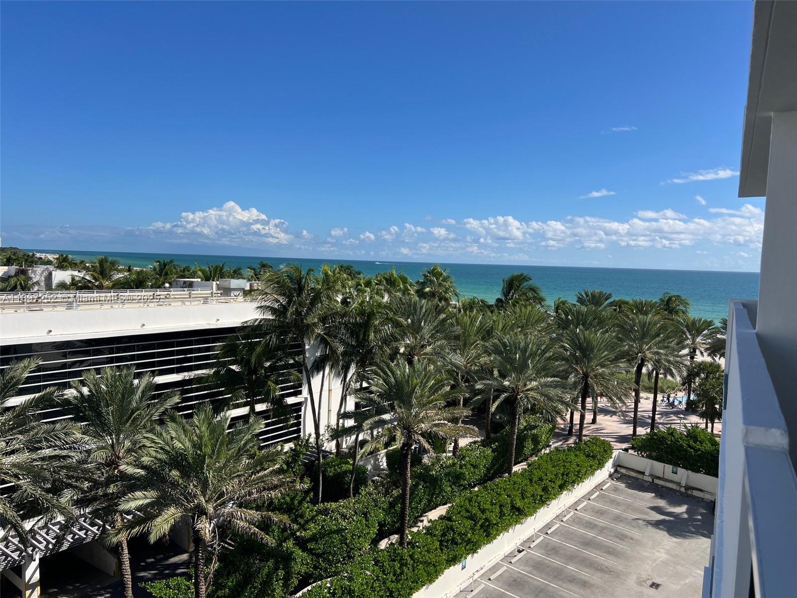 THE DECOPLAGE CONDO - Residential