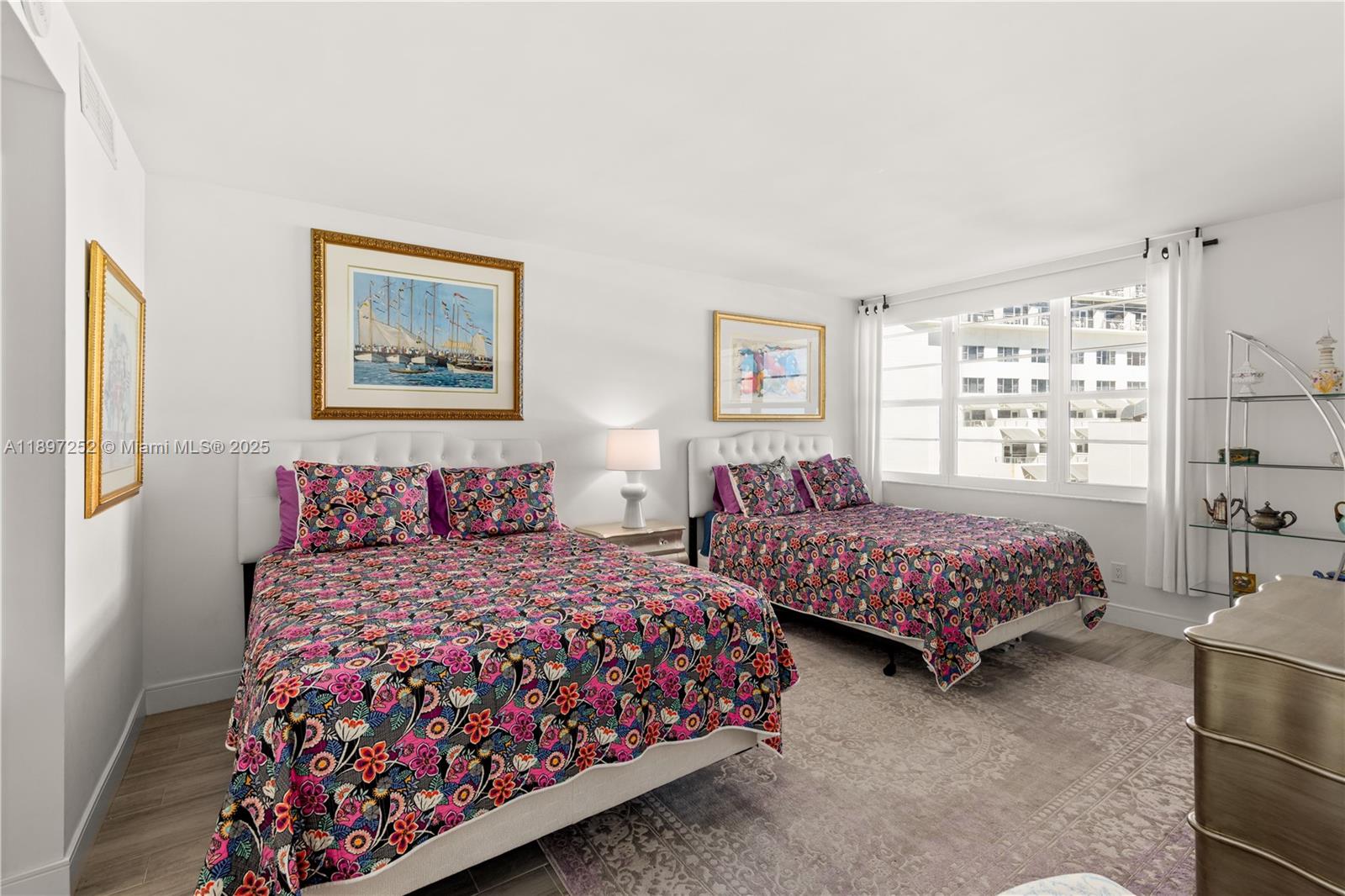 THE DECOPLAGE CONDO - Residential