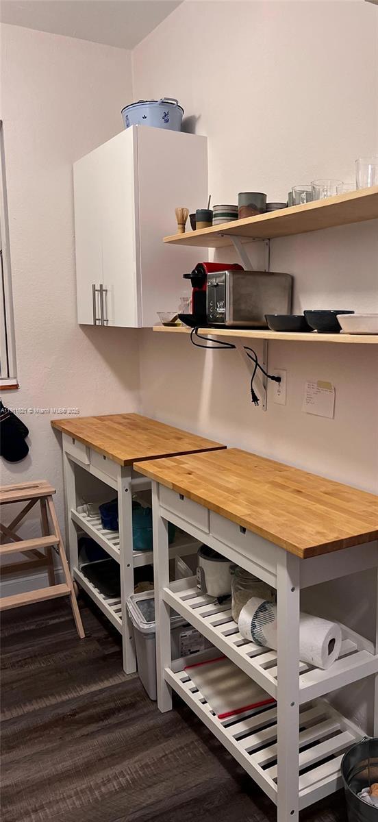 THE LOFTS AT ABBOTT CONDO - Residential Lease