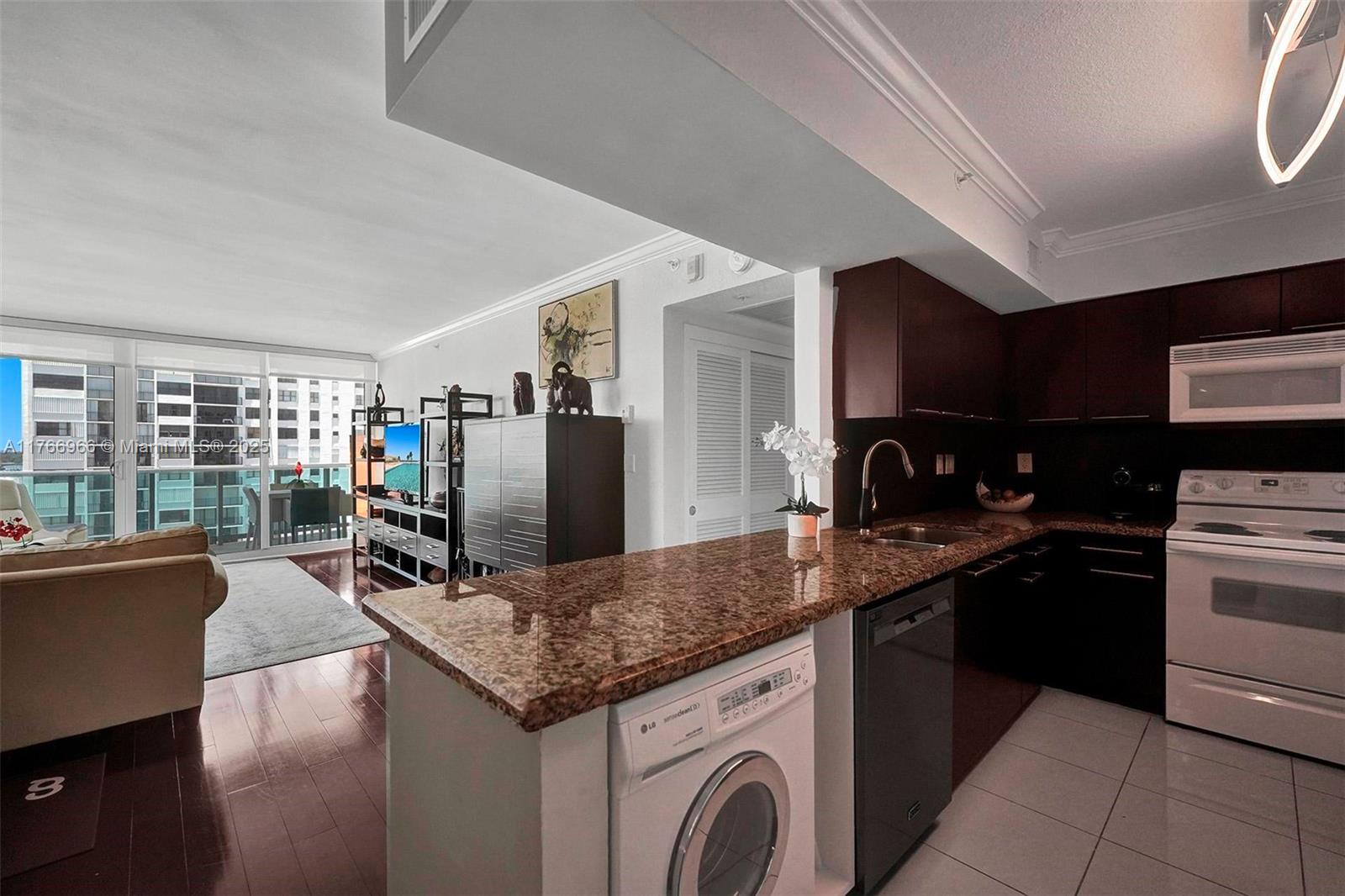 WAVE CONDO - Residential Lease