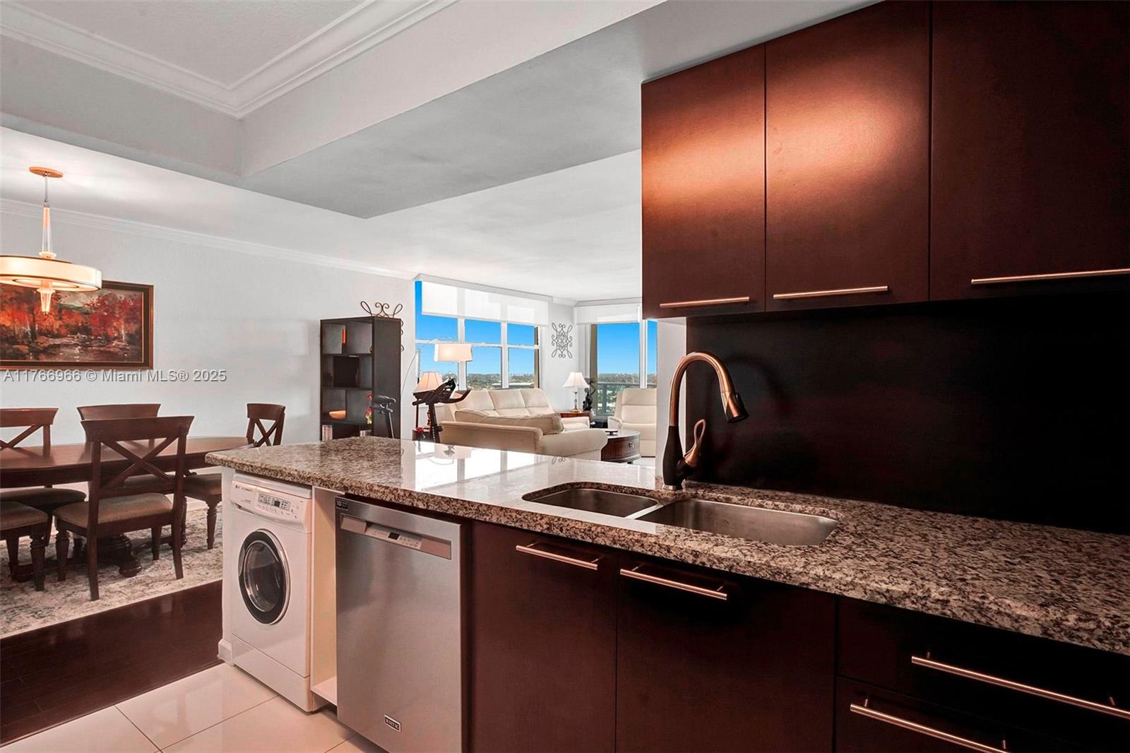 WAVE CONDO - Residential Lease