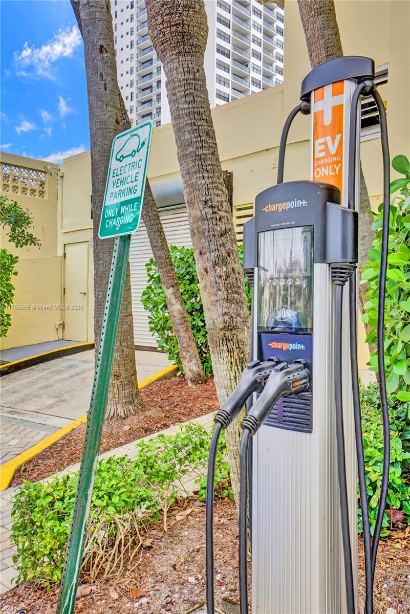 WAVE CONDO - Residential Lease