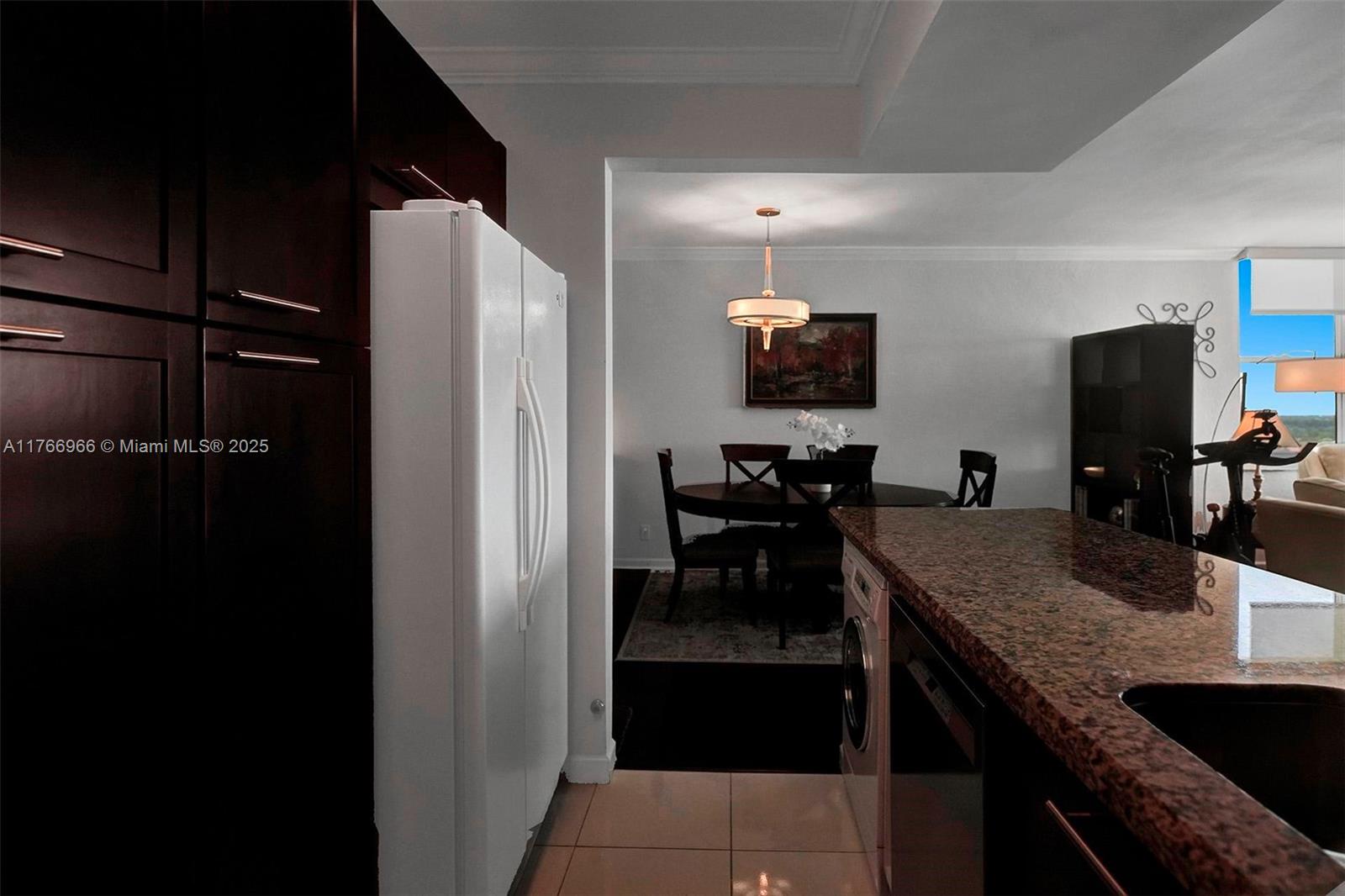 WAVE CONDO - Residential Lease