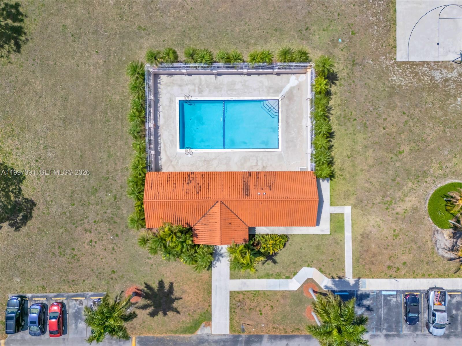 SOMERSET VILLAS - Residential