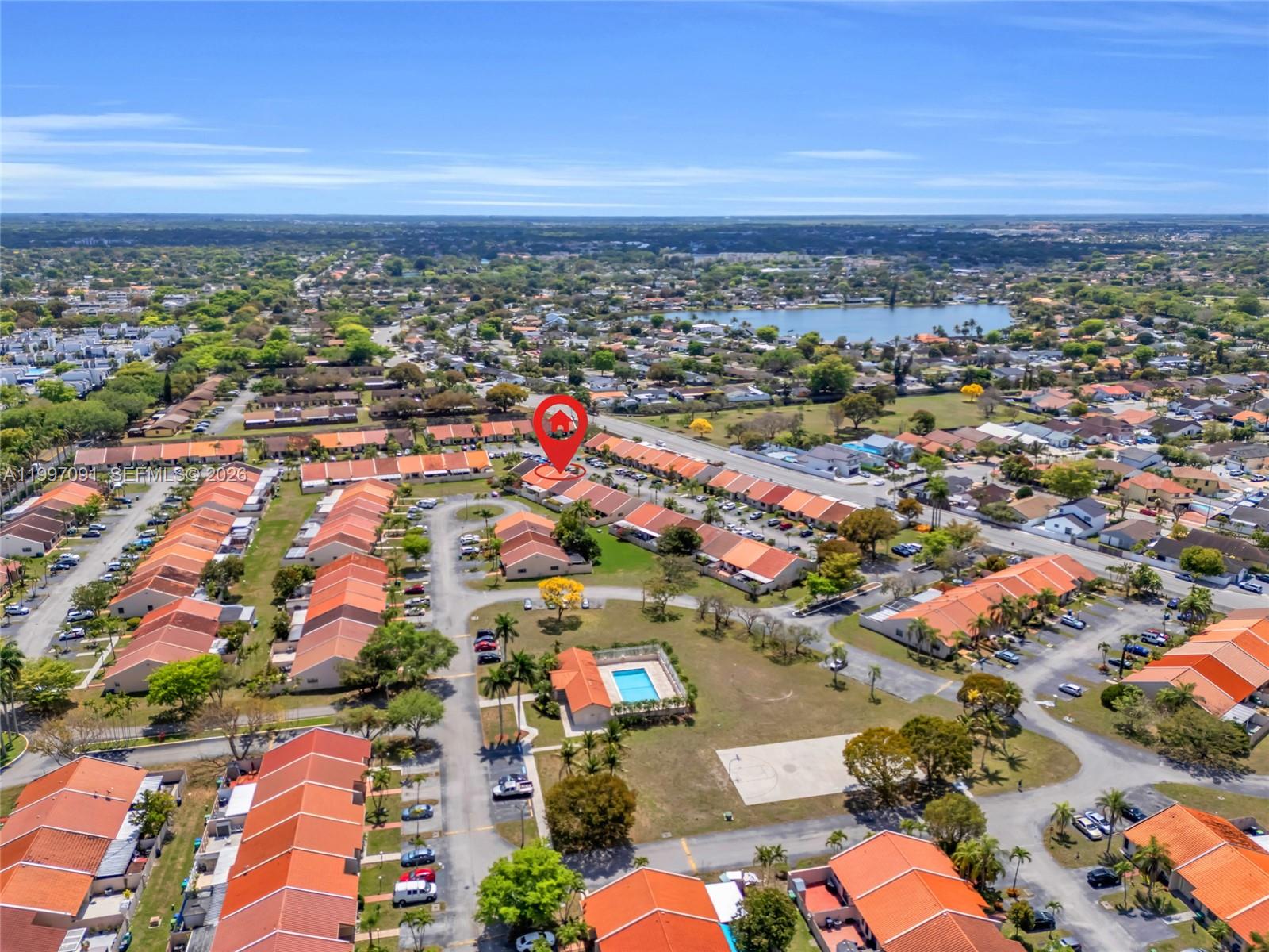 SOMERSET VILLAS - Residential