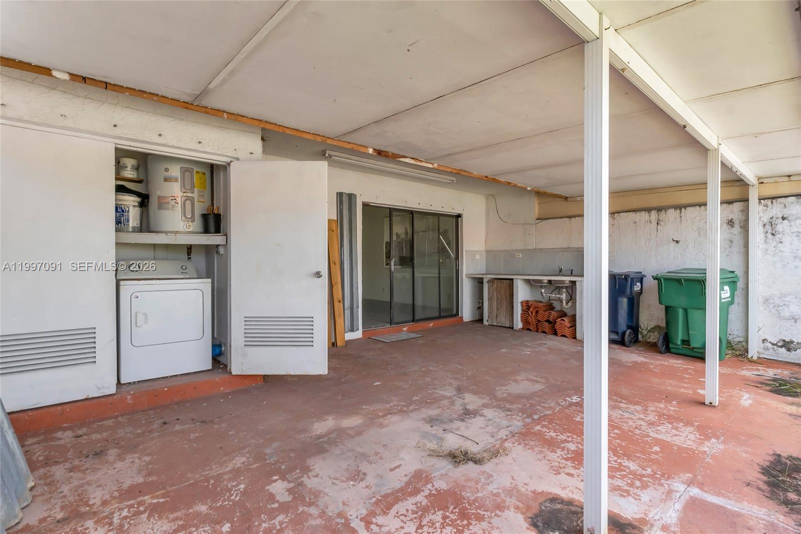 SOMERSET VILLAS - Residential