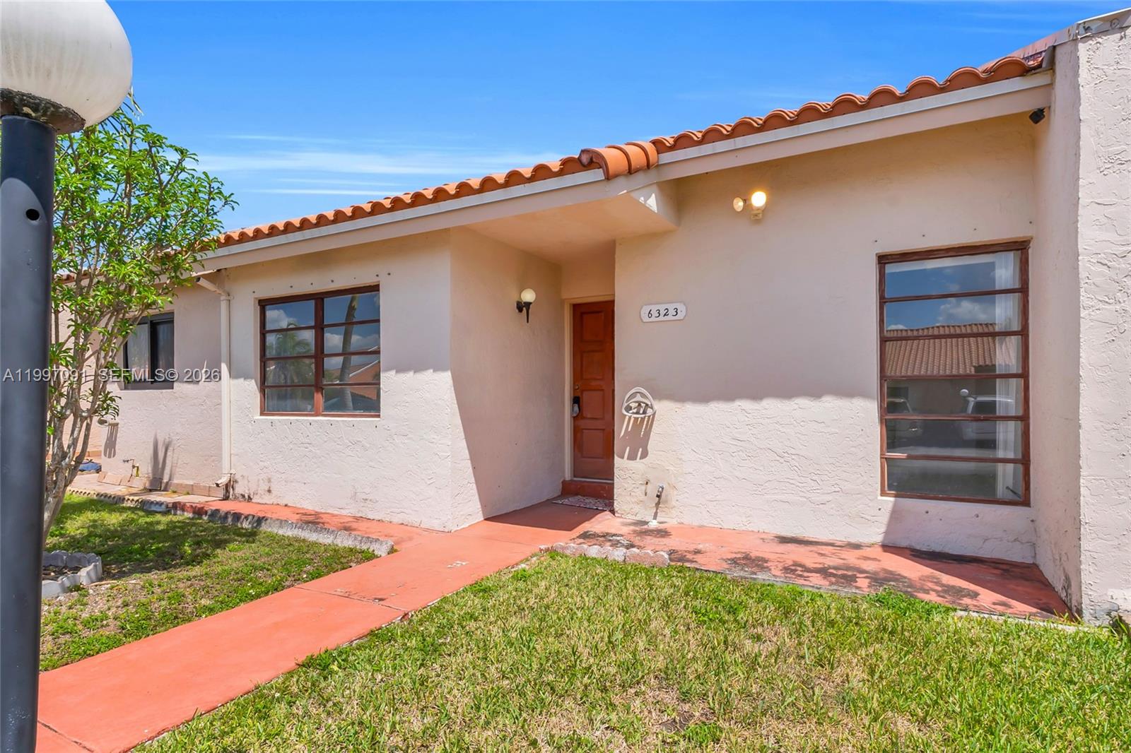 SOMERSET VILLAS - Residential