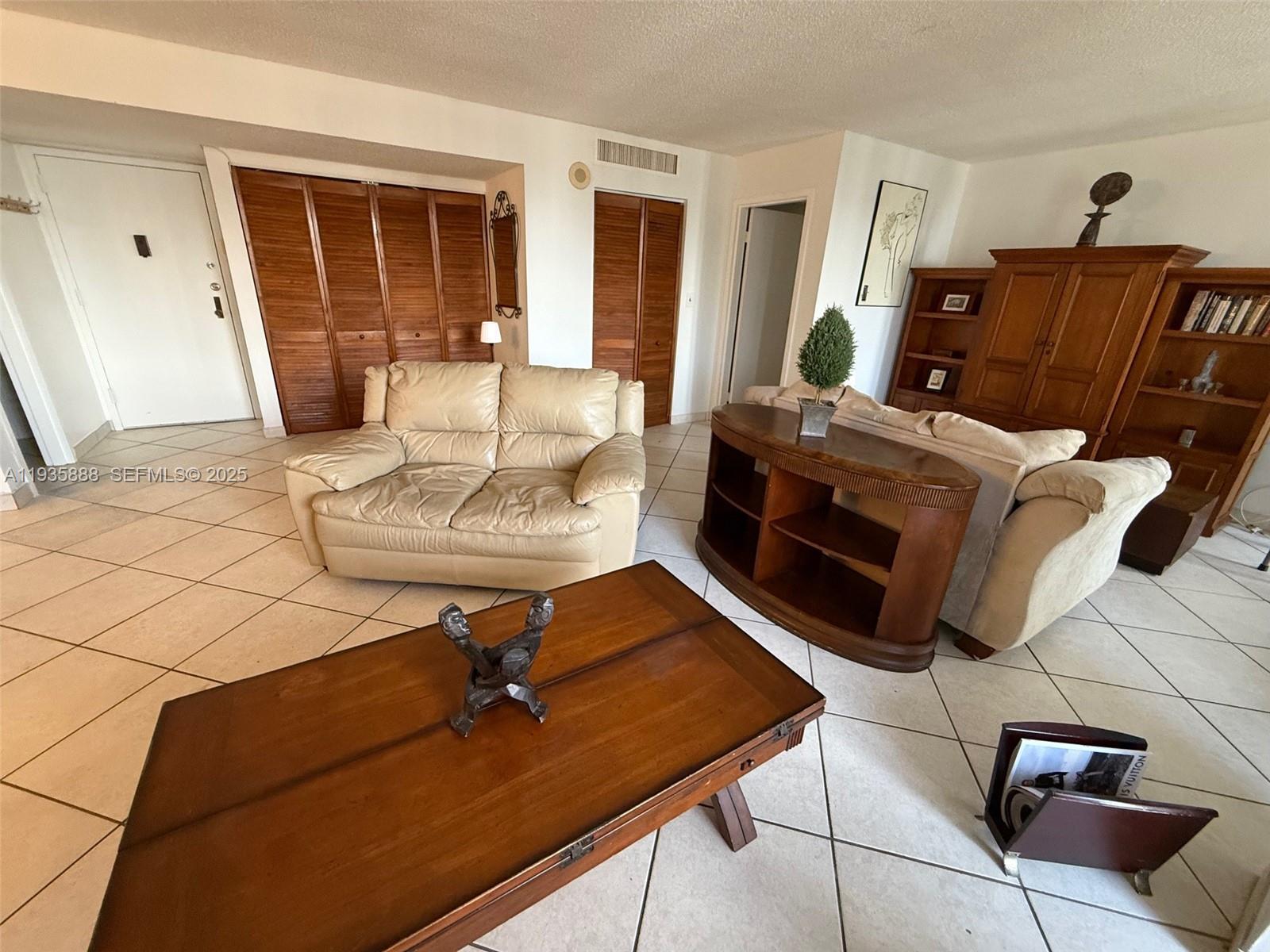 PLAZA OF AMERICAS CONDO P - Residential