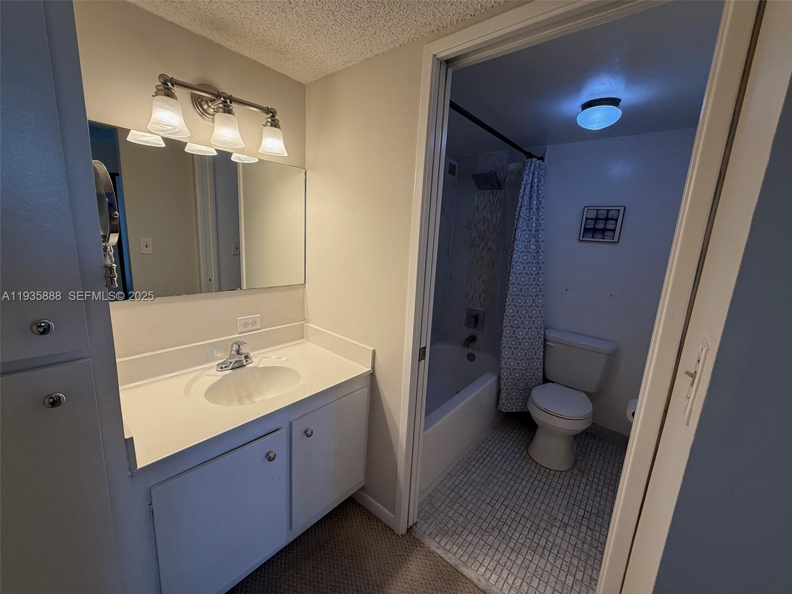 PLAZA OF AMERICAS CONDO P - Residential