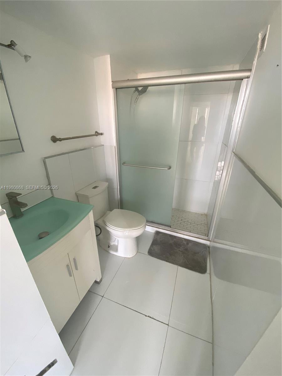 COMMODORE PLAZA CONDO - Residential Lease