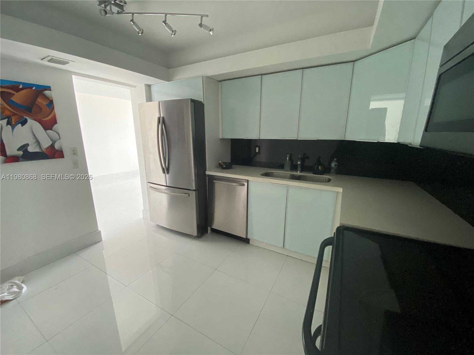 COMMODORE PLAZA CONDO - Residential Lease