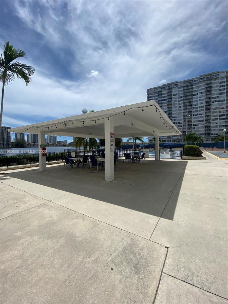 COMMODORE PLAZA CONDO - Residential Lease