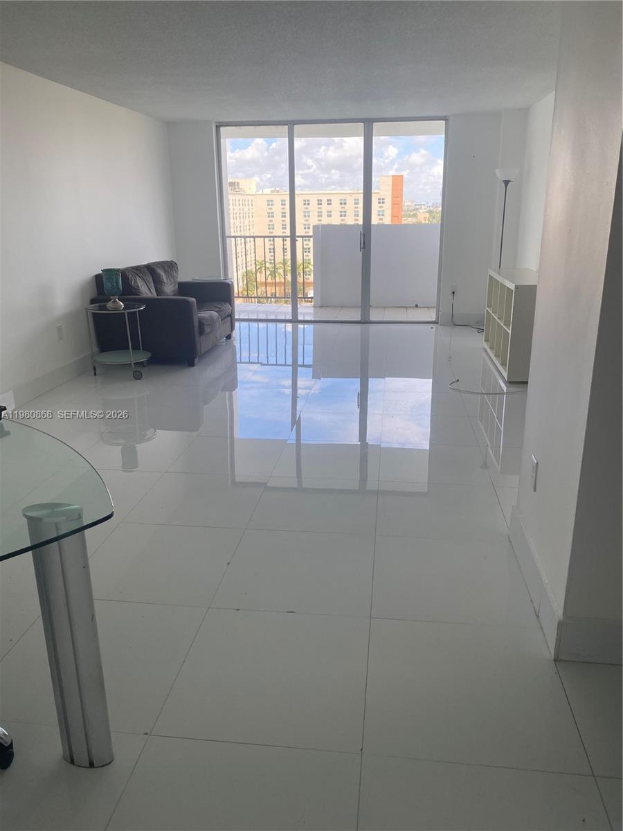 COMMODORE PLAZA CONDO - Residential Lease