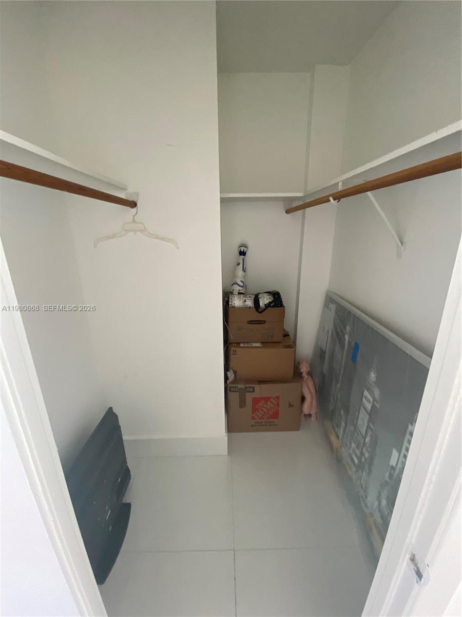 COMMODORE PLAZA CONDO - Residential Lease