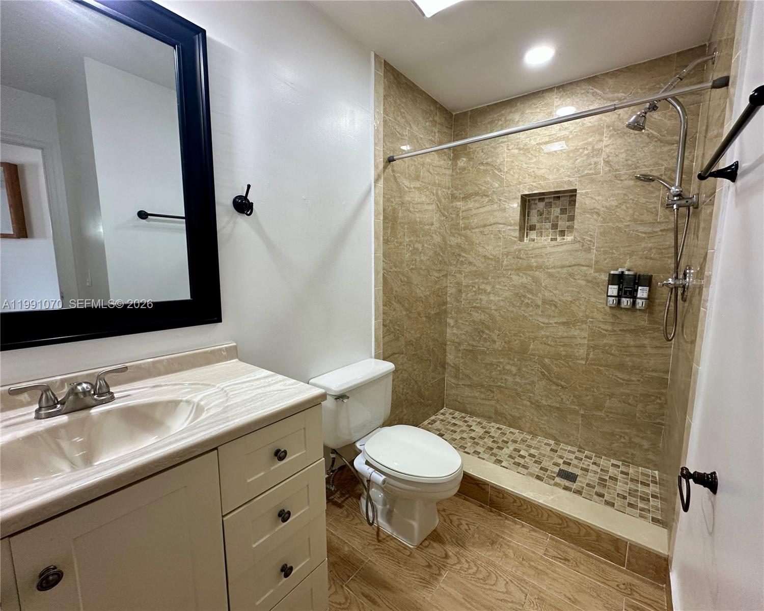 MAYTE SUB - Residential