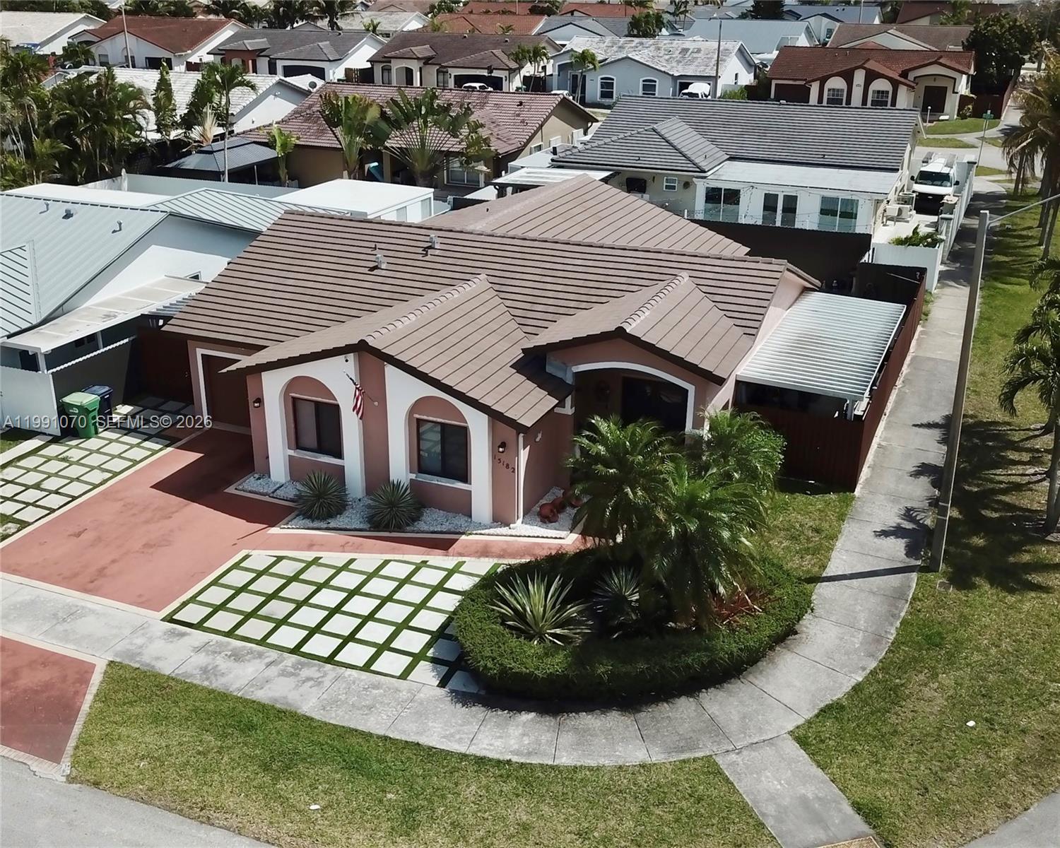 MAYTE SUB - Residential