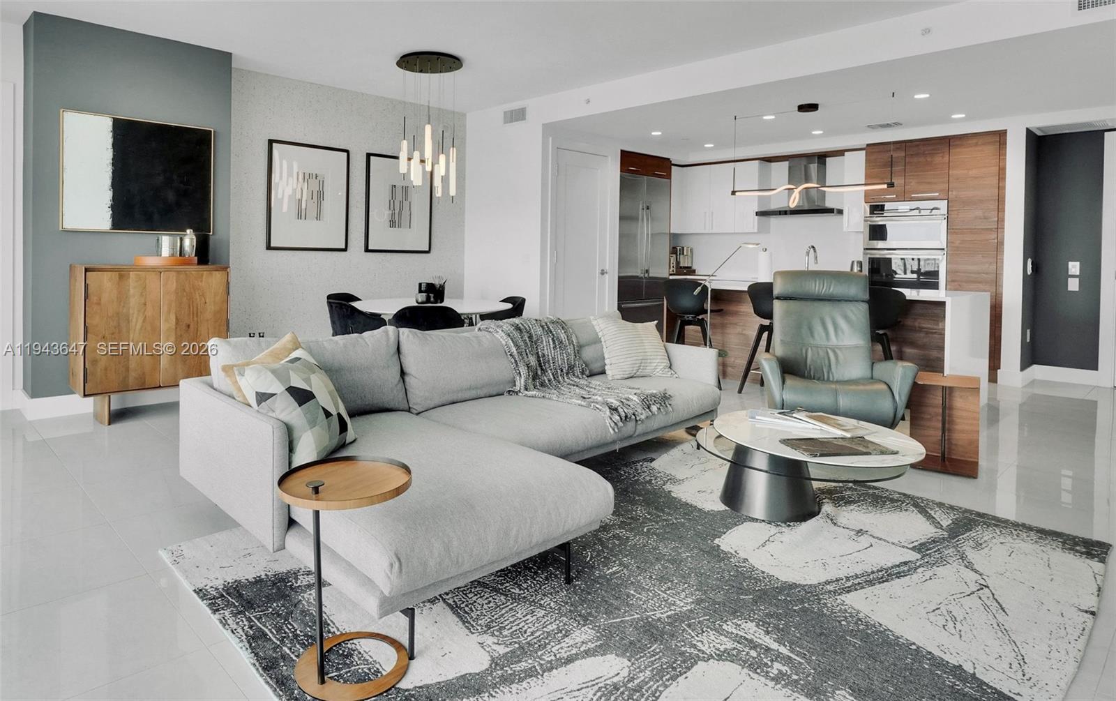 100 LAS OLAS CONDO - Residential