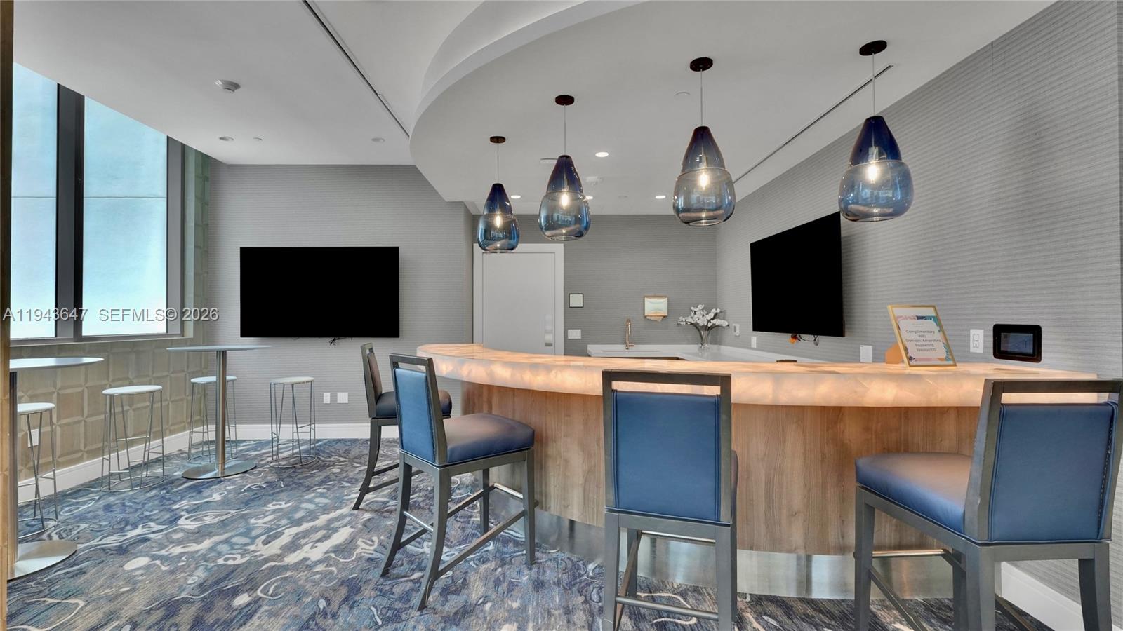 100 LAS OLAS CONDO - Residential