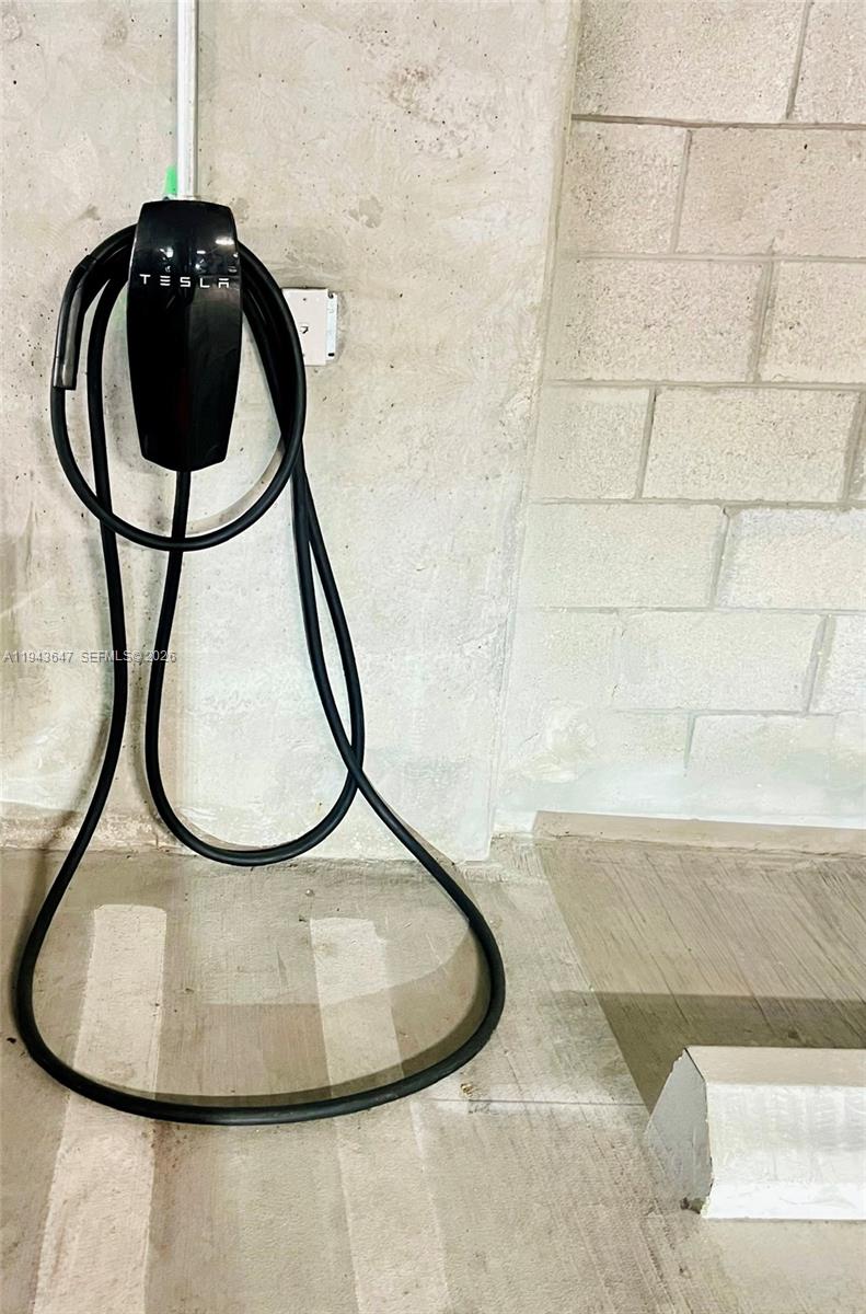 100 LAS OLAS CONDO - Residential