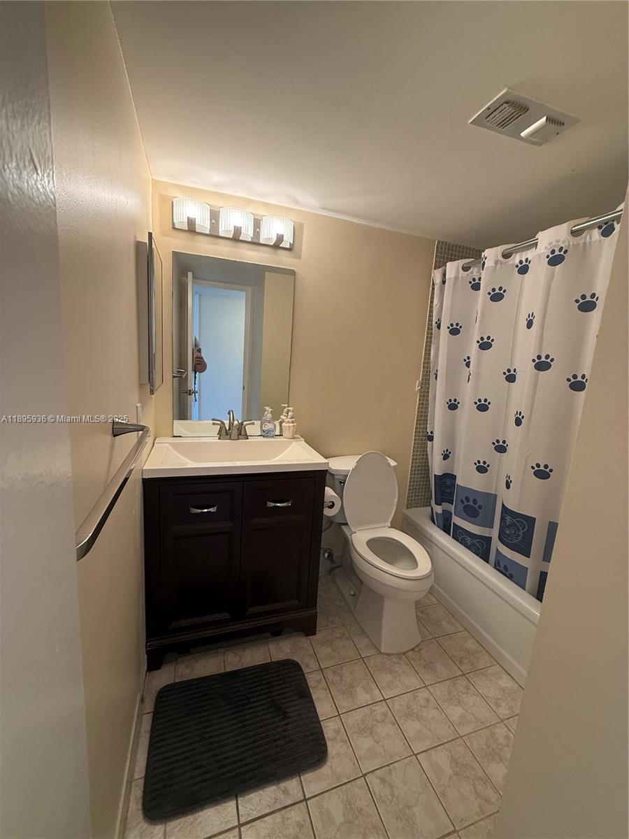 CASA LA QUINTA CONDO - Residential Lease