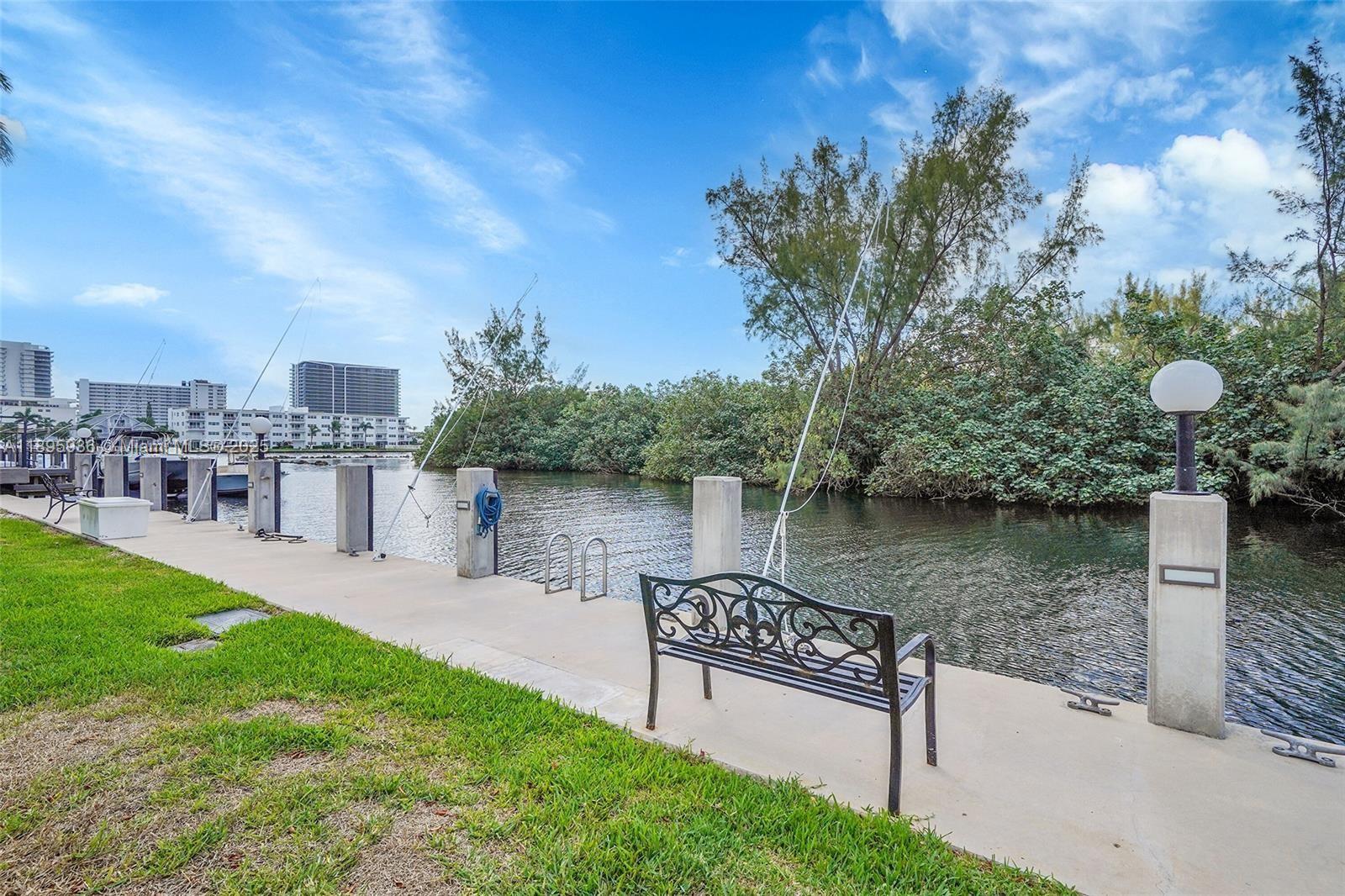 CASA LA QUINTA CONDO - Residential Lease