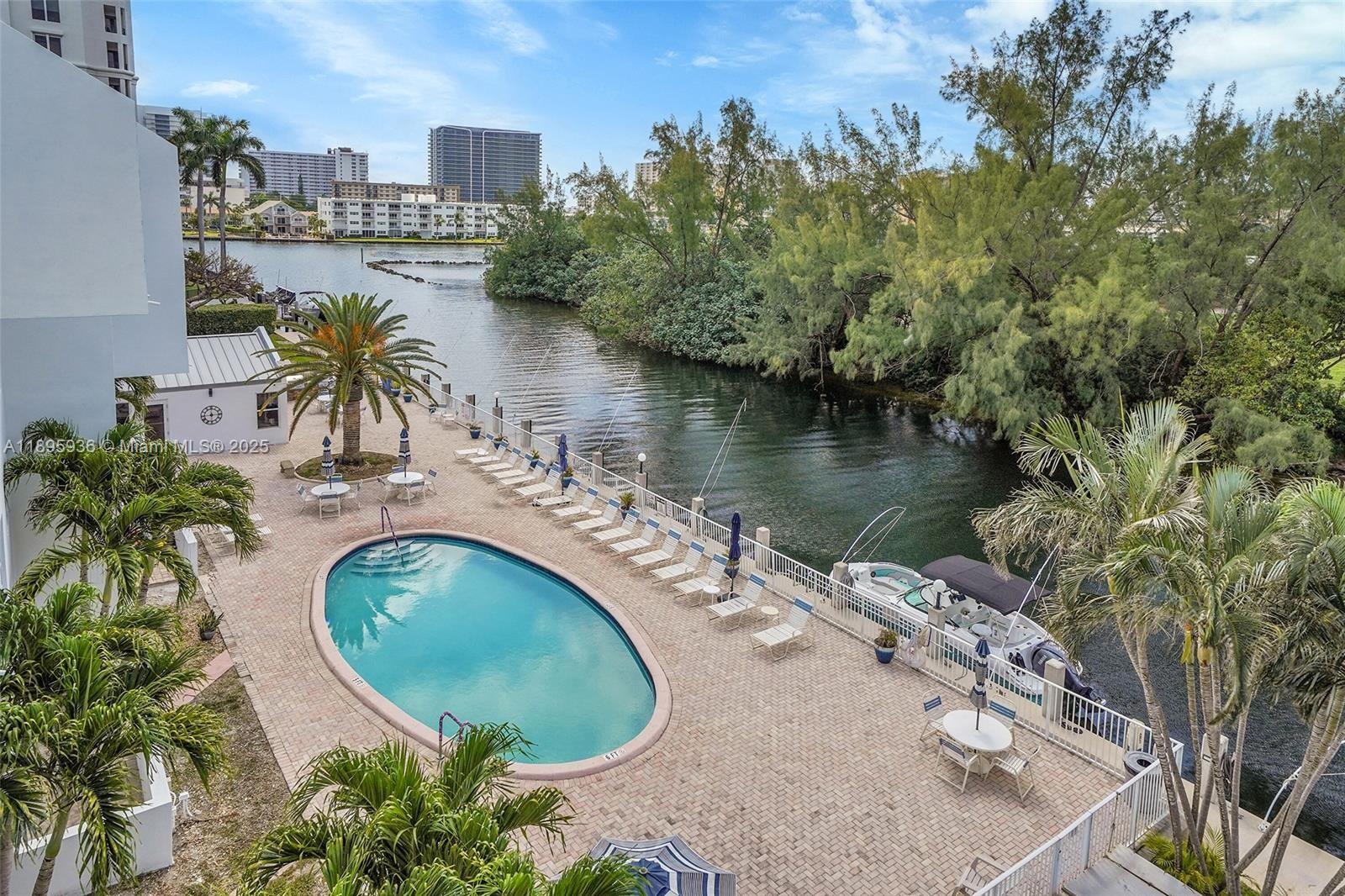 CASA LA QUINTA CONDO - Residential Lease