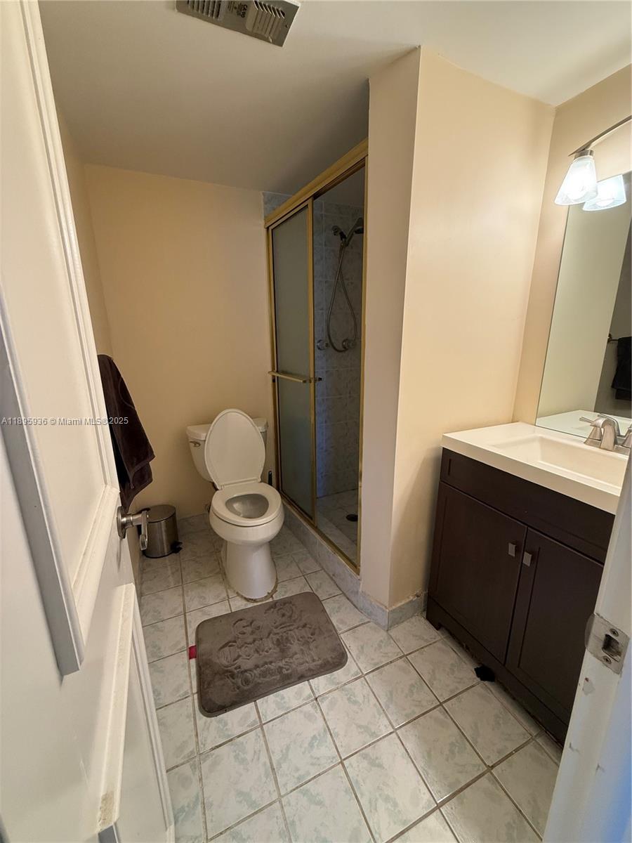 CASA LA QUINTA CONDO - Residential Lease