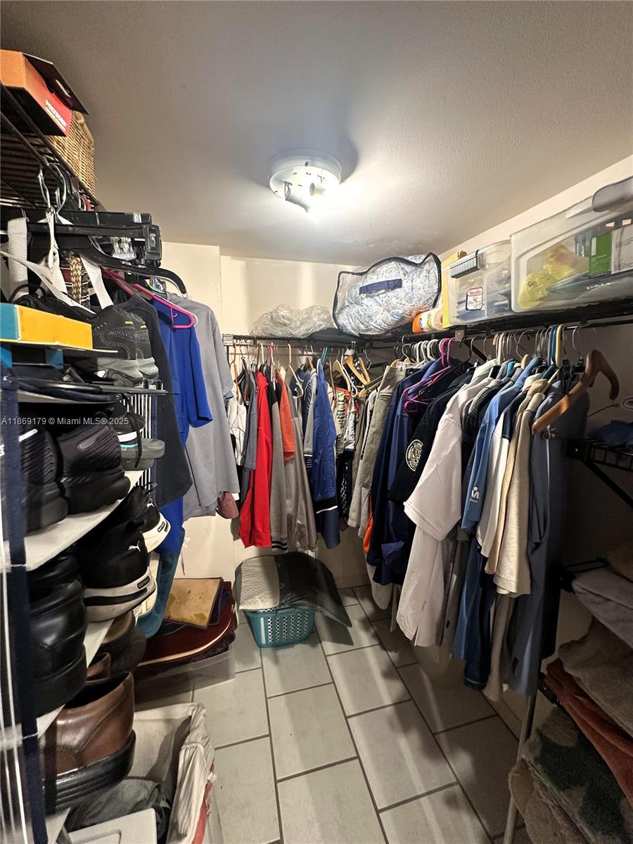 COLONY POINT 3 CONDO - Residential