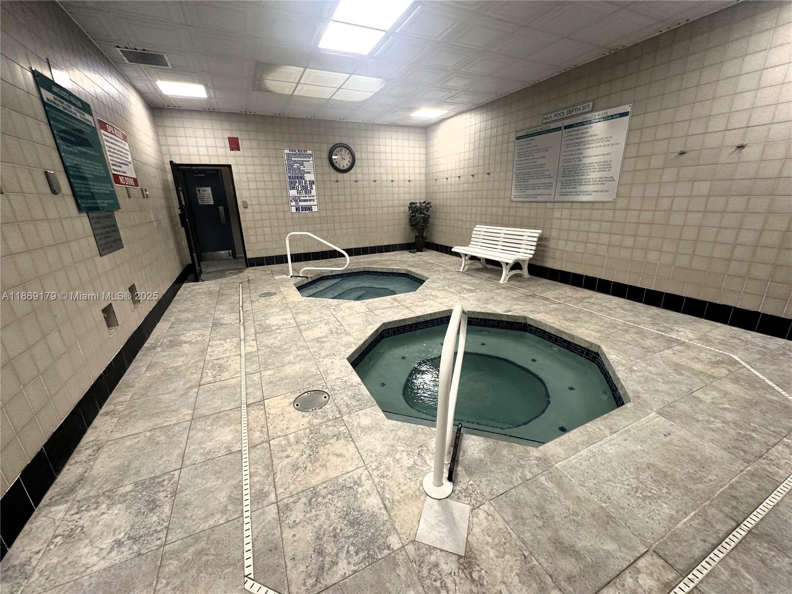 COLONY POINT 3 CONDO - Residential