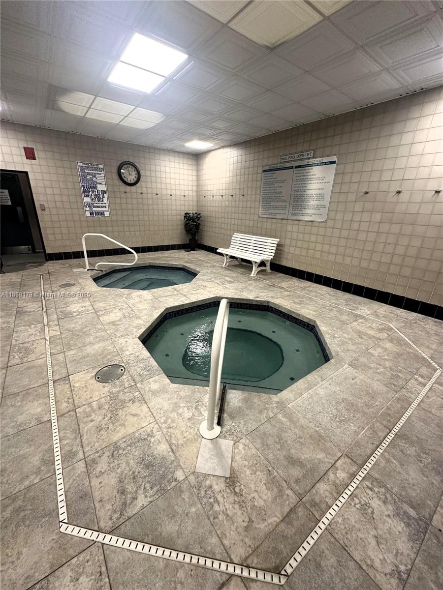 COLONY POINT 3 CONDO - Residential