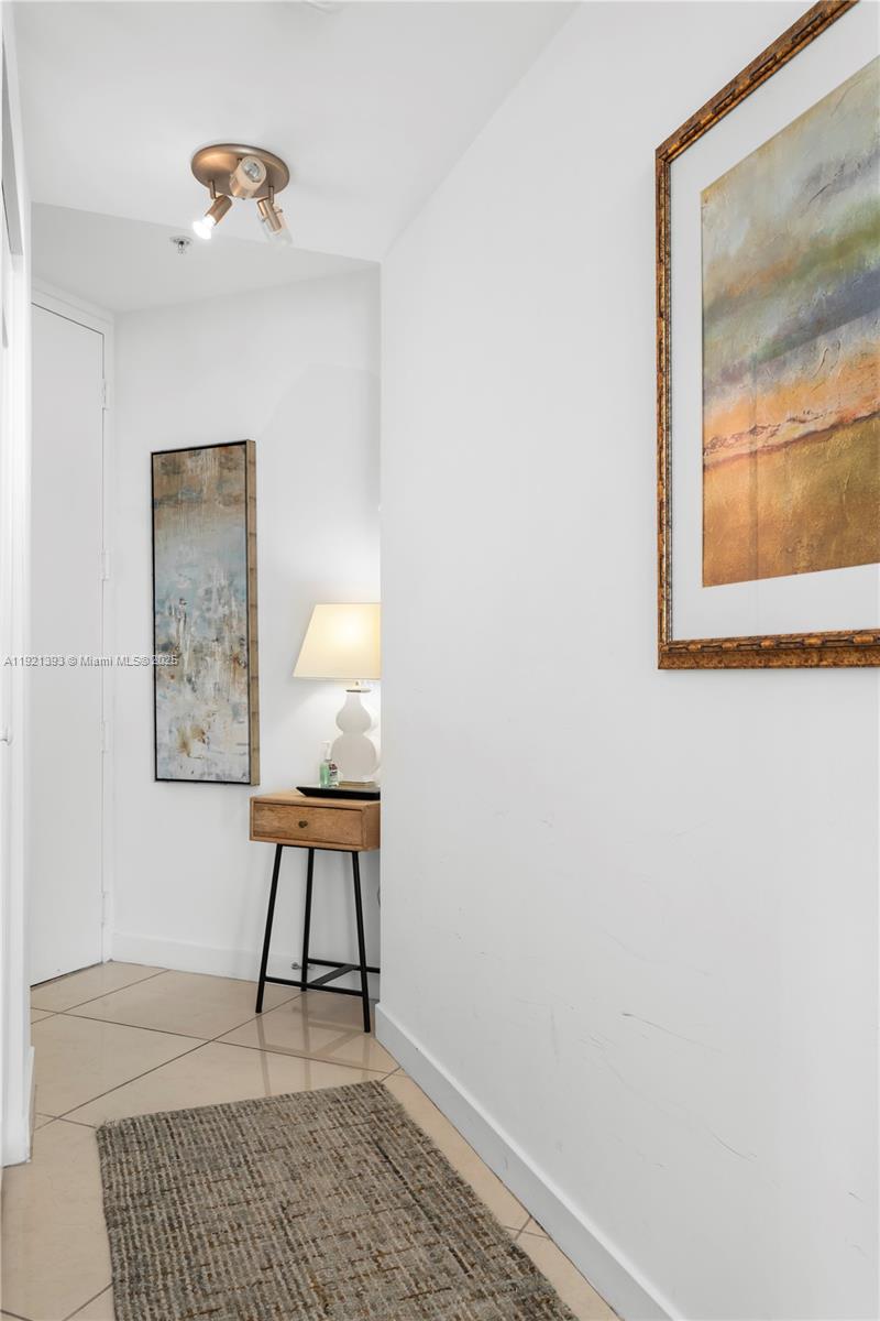 1111 SW 1st Ave 2925-N