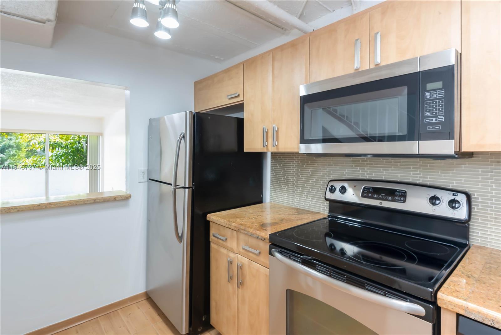9365 Fontainebleau Blvd E209