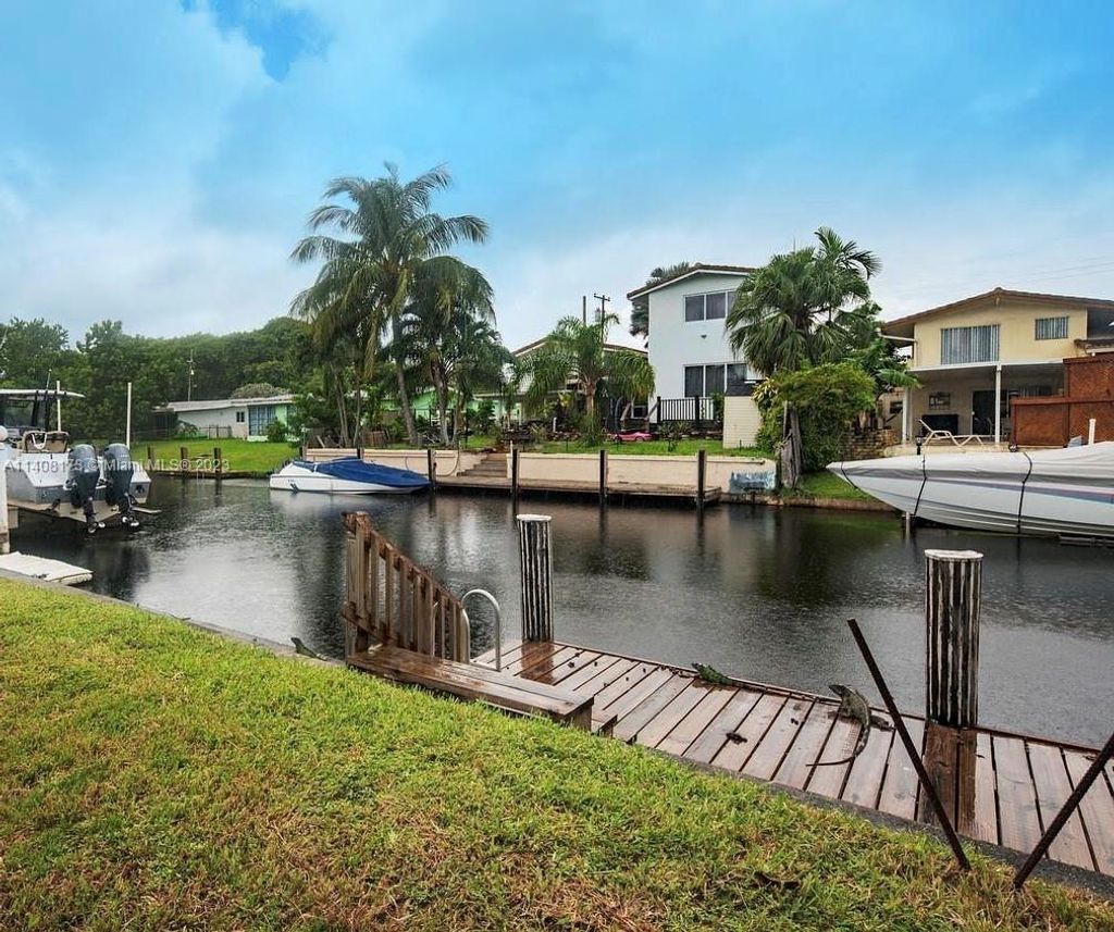 Photo of 2525 Tortugas Ln, Fort Lauderdale, FL 33312 (MLS # A11408173)