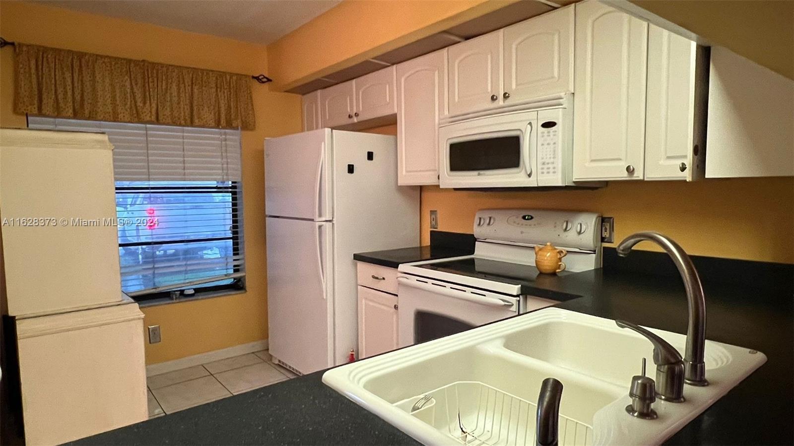 LAKE POINTE CONDOMINIUM N - Residential