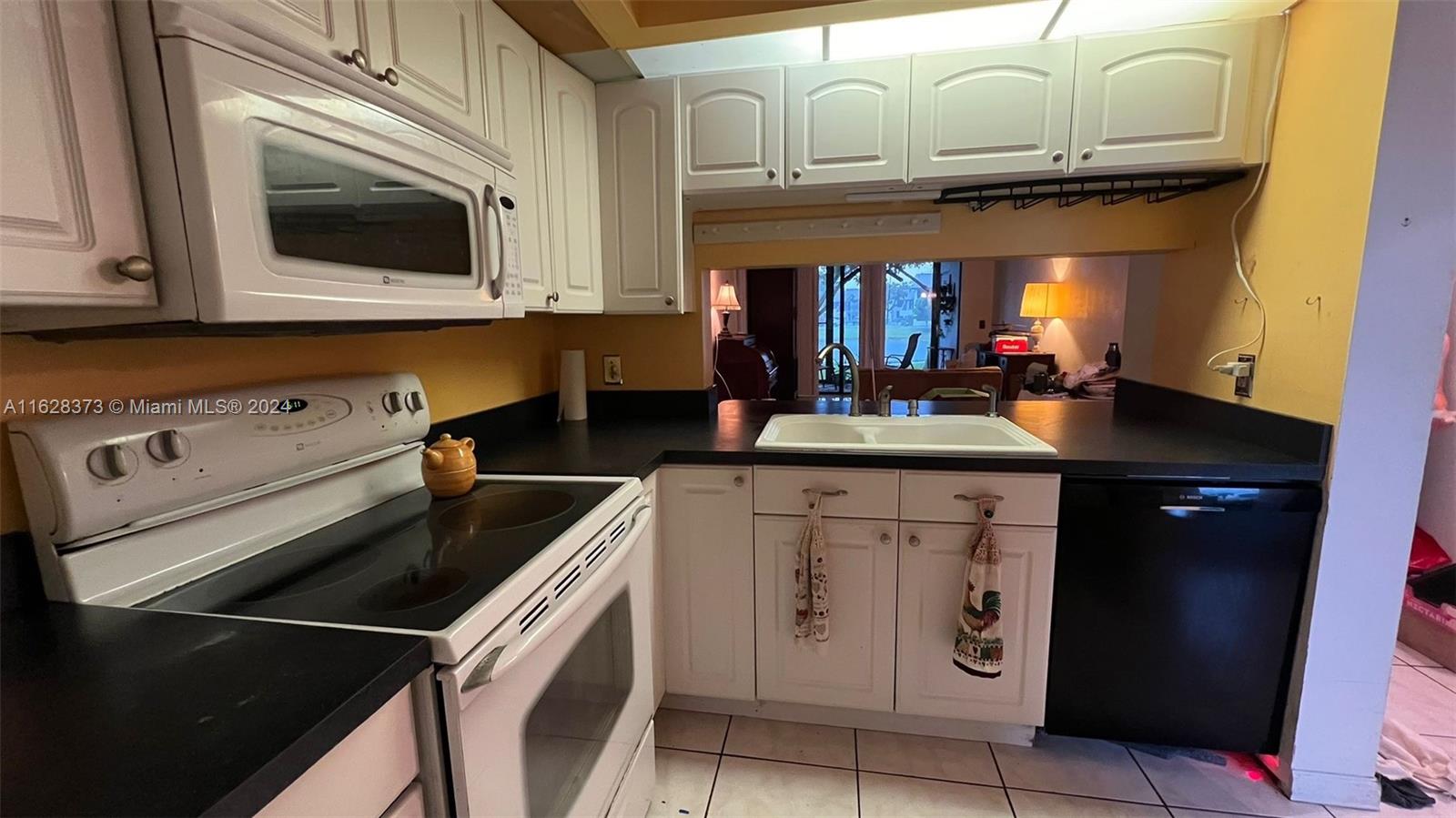 LAKE POINTE CONDOMINIUM N - Residential