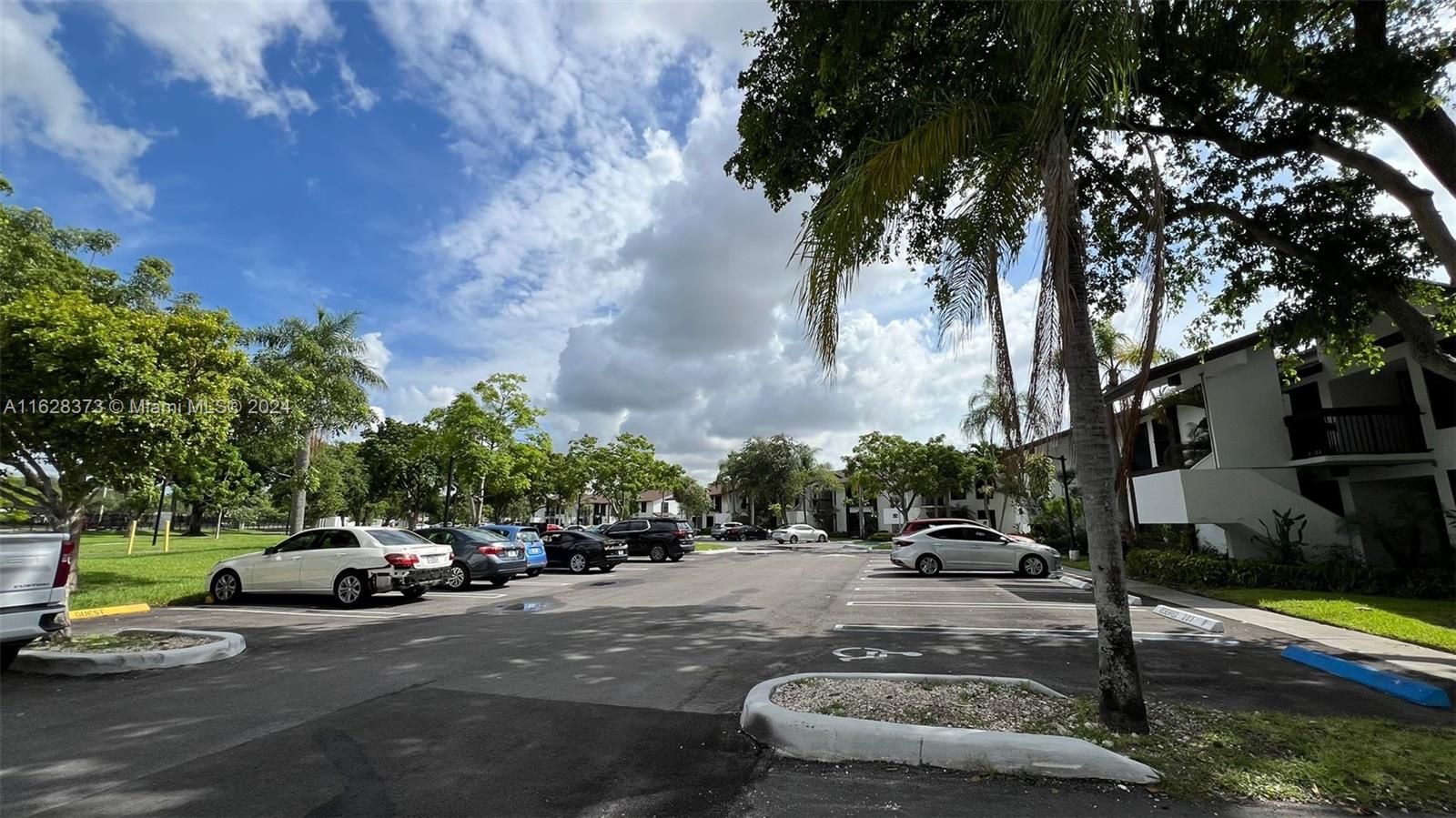 LAKE POINTE CONDOMINIUM N - Residential