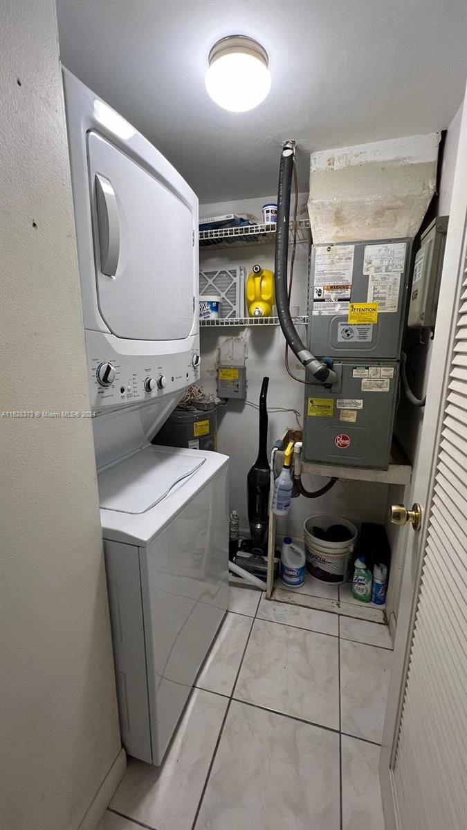 LAKE POINTE CONDOMINIUM N - Residential