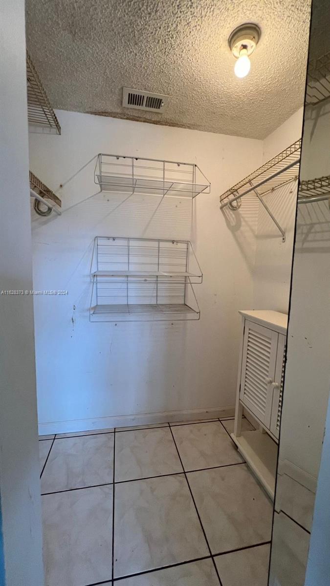 LAKE POINTE CONDOMINIUM N - Residential