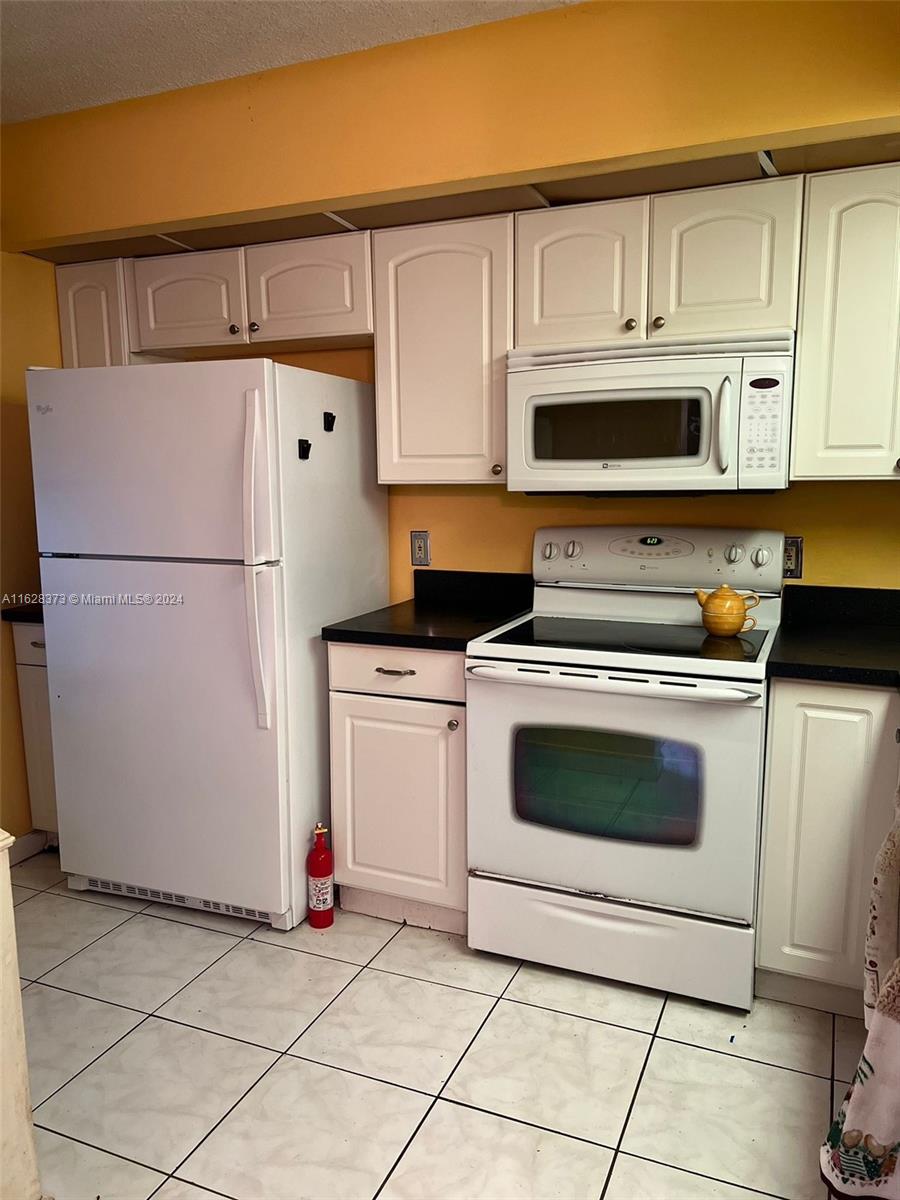 LAKE POINTE CONDOMINIUM N - Residential