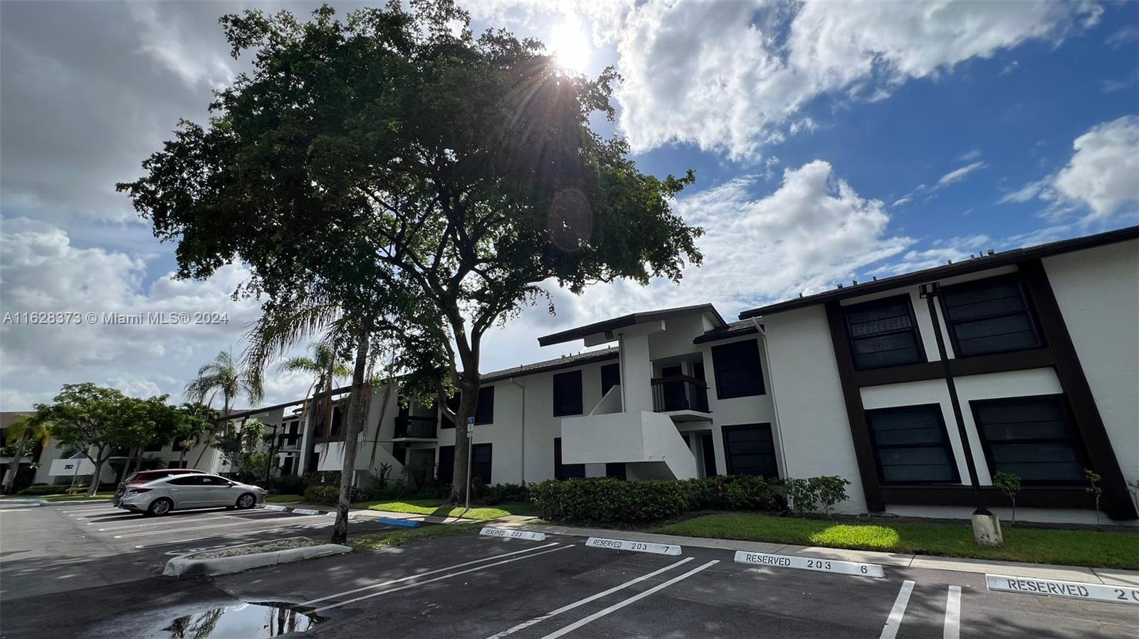 LAKE POINTE CONDOMINIUM N - Residential