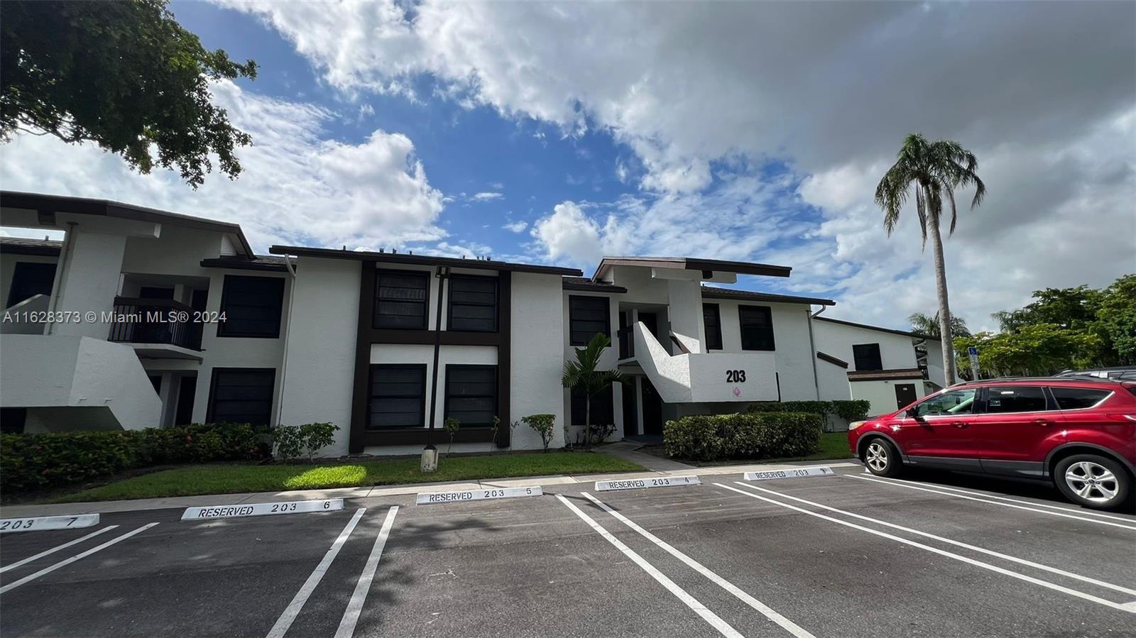 LAKE POINTE CONDOMINIUM N - Residential