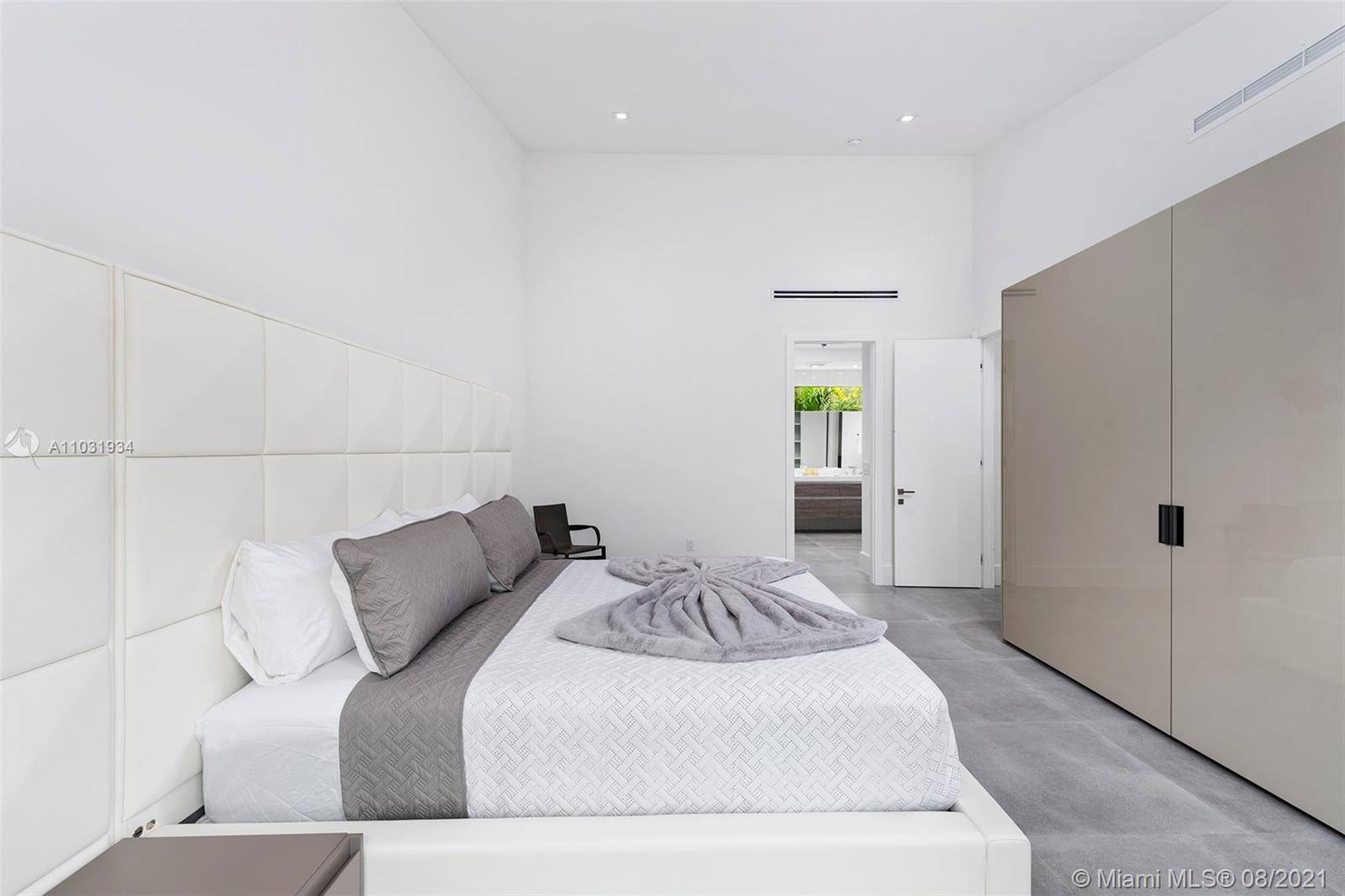 BAY HEIGHTS - Residential Lease